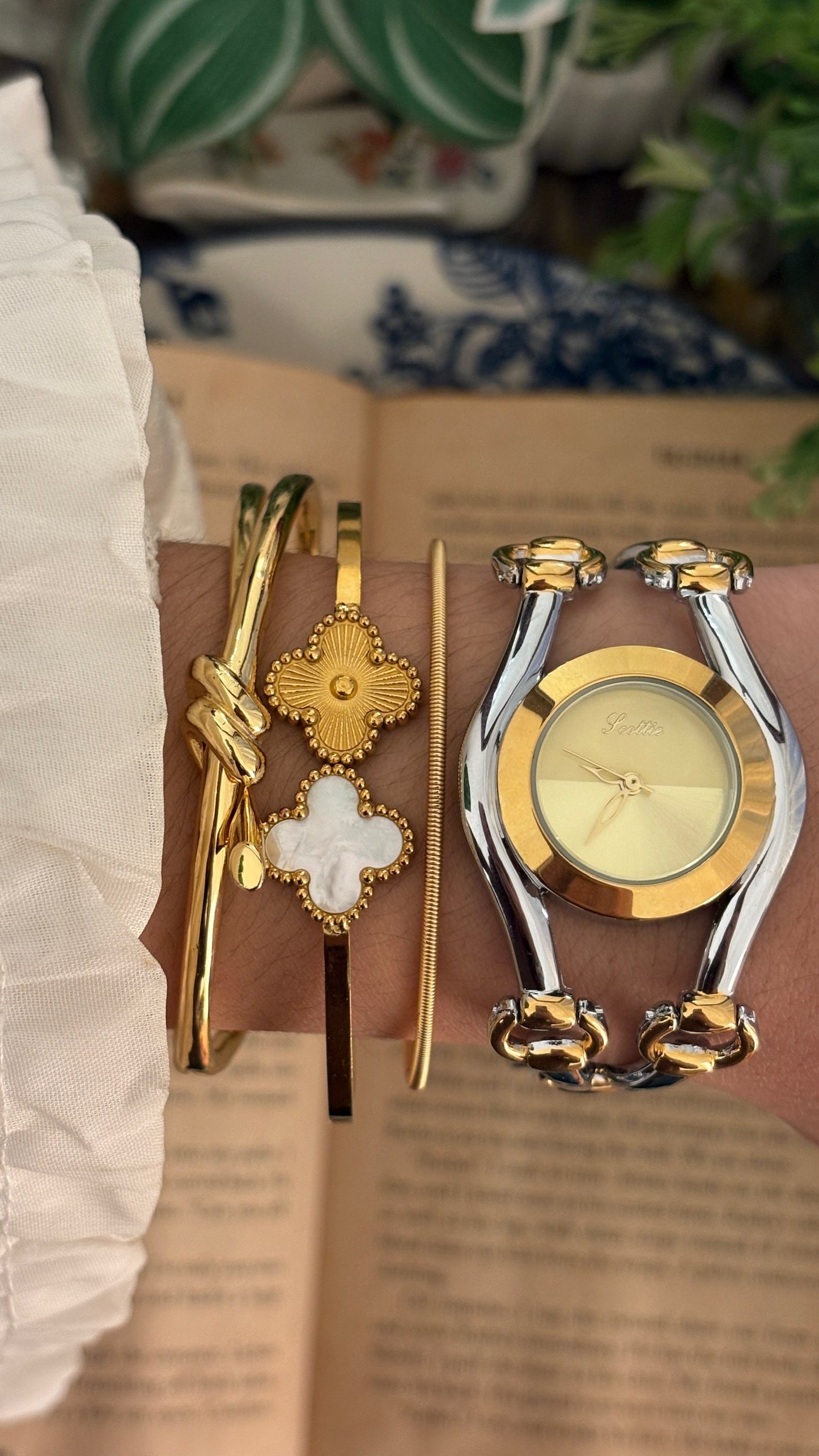 Vintage Scottie Horsebit Gold Dial Bracelet Watch in Two-Tone Quartz