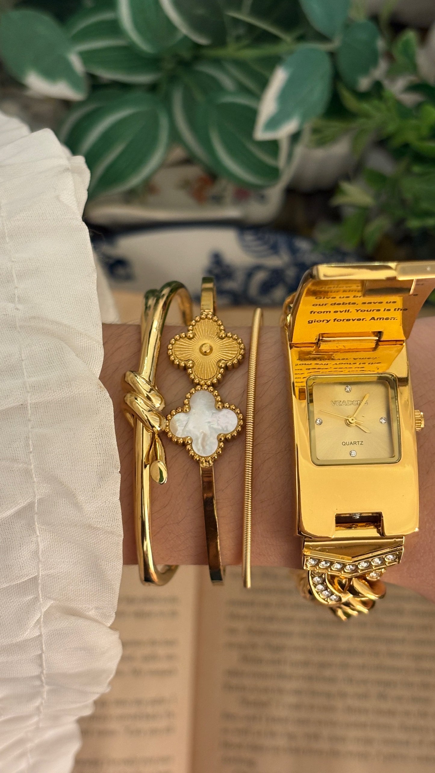 Vintage Veadons Cuban Link Religious Peekaboo Watch in Gold Tone Quartz