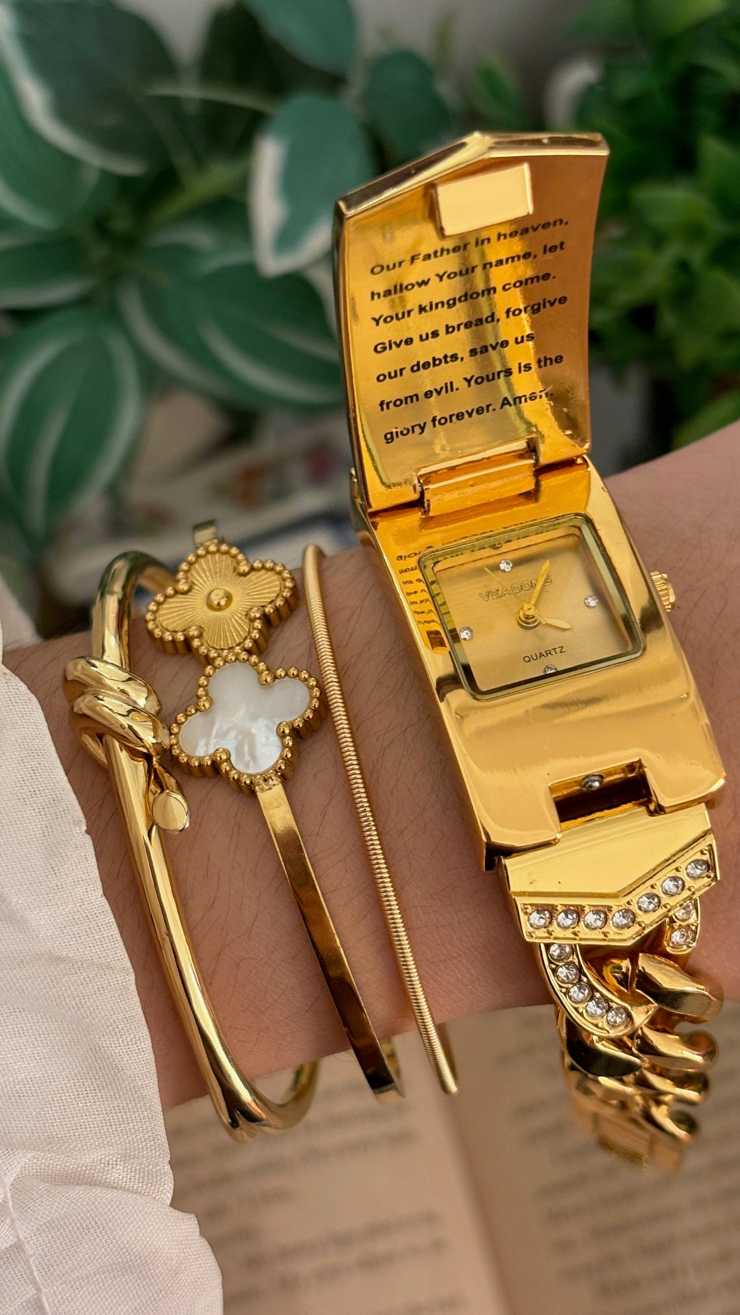 Vintage Veadons Cuban Link Religious Peekaboo Watch in Gold Tone Quartz
