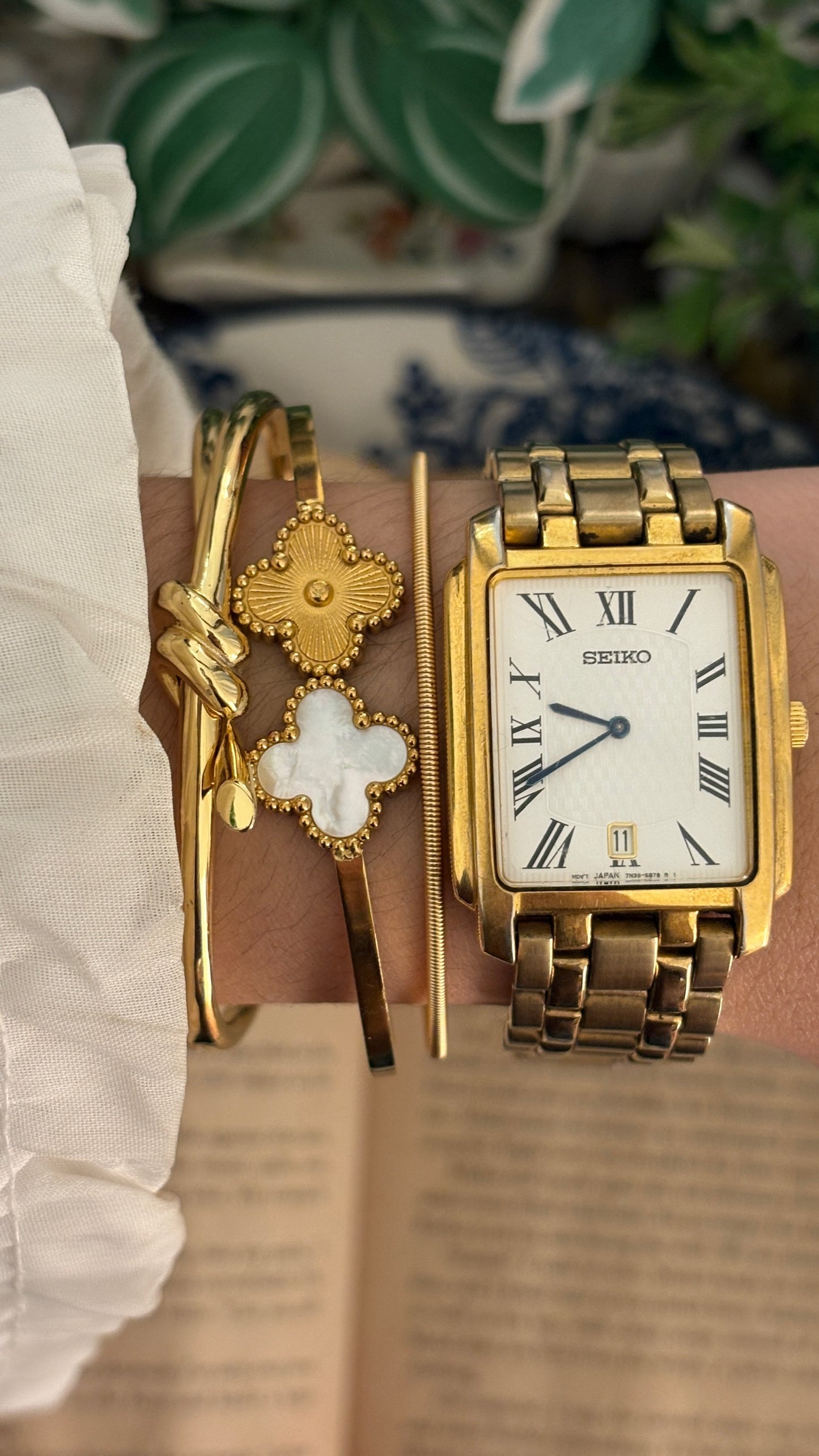 Extremely Rare Vintage Seiko Roman Dial Tank Watch in Gold Tone Quartz