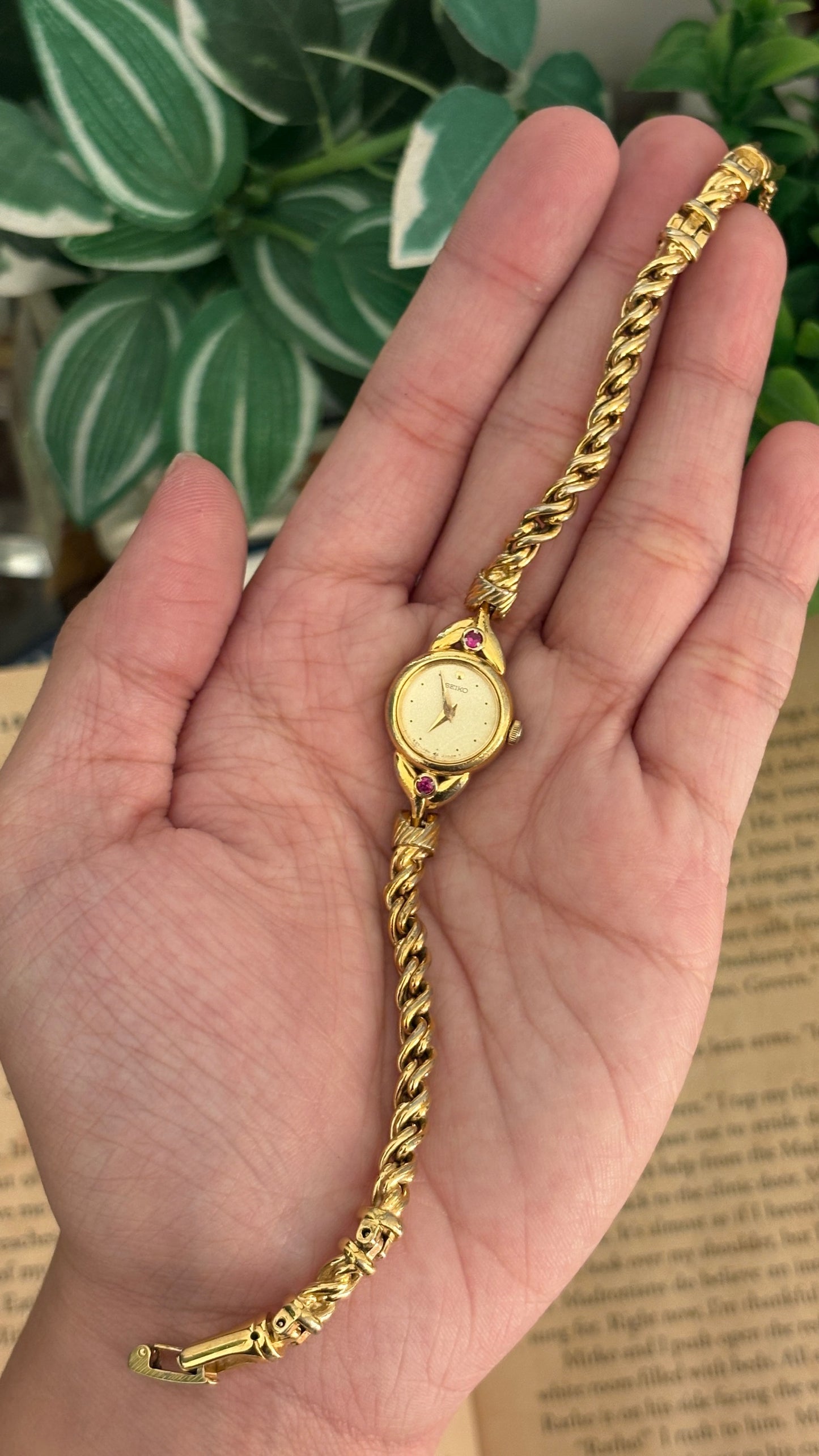 Extremely Rare Seiko Ruby Accent Rope Bracelet Watch in Gold Tone Quartz
