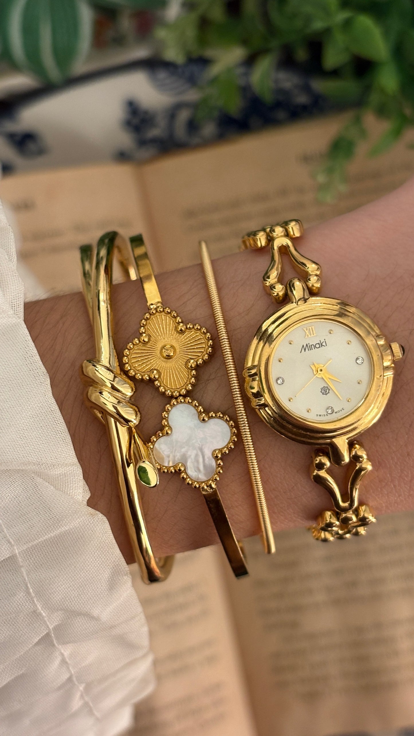 Rare Vintage Minaki Fishtail Bracelet Watch in Gold Tone Quartz
