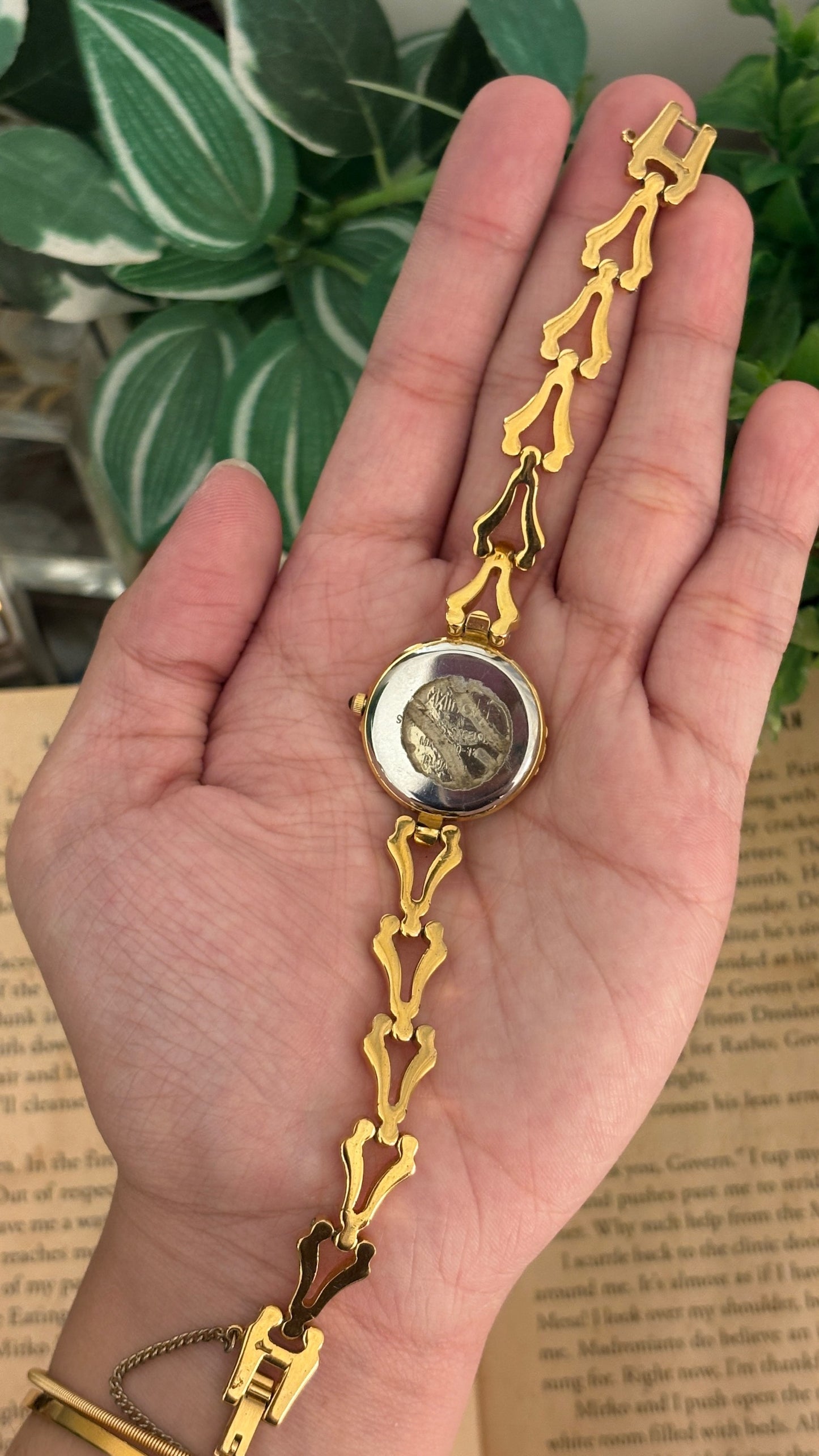 Rare Vintage Minaki Fishtail Bracelet Watch in Gold Tone Quartz