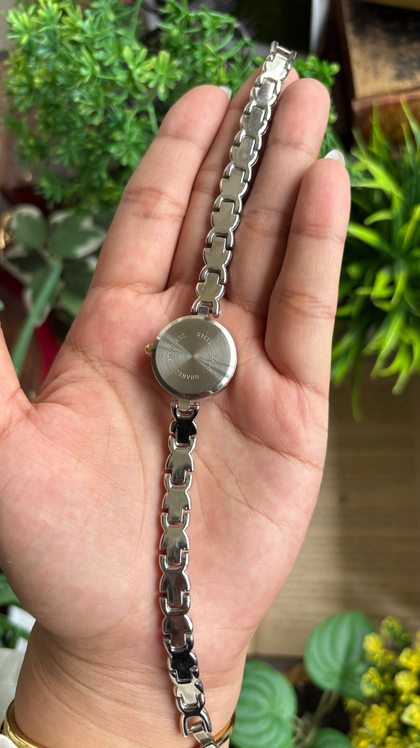 Vintage Swingy Watch in Two-Tone Pearl Dial