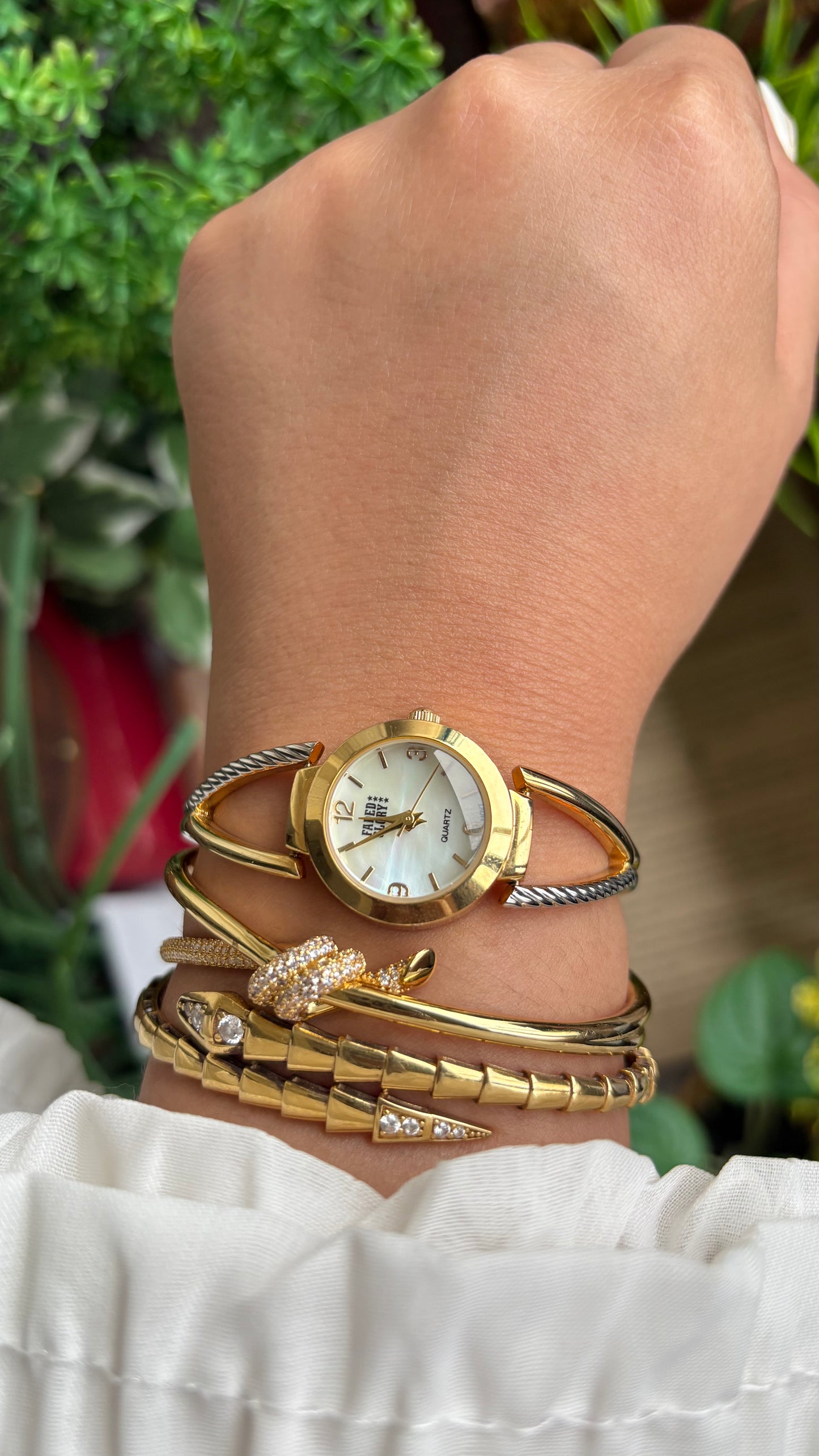 Vintage Faded Glory Watch in Two-Tone Mother of Pearl Dial
