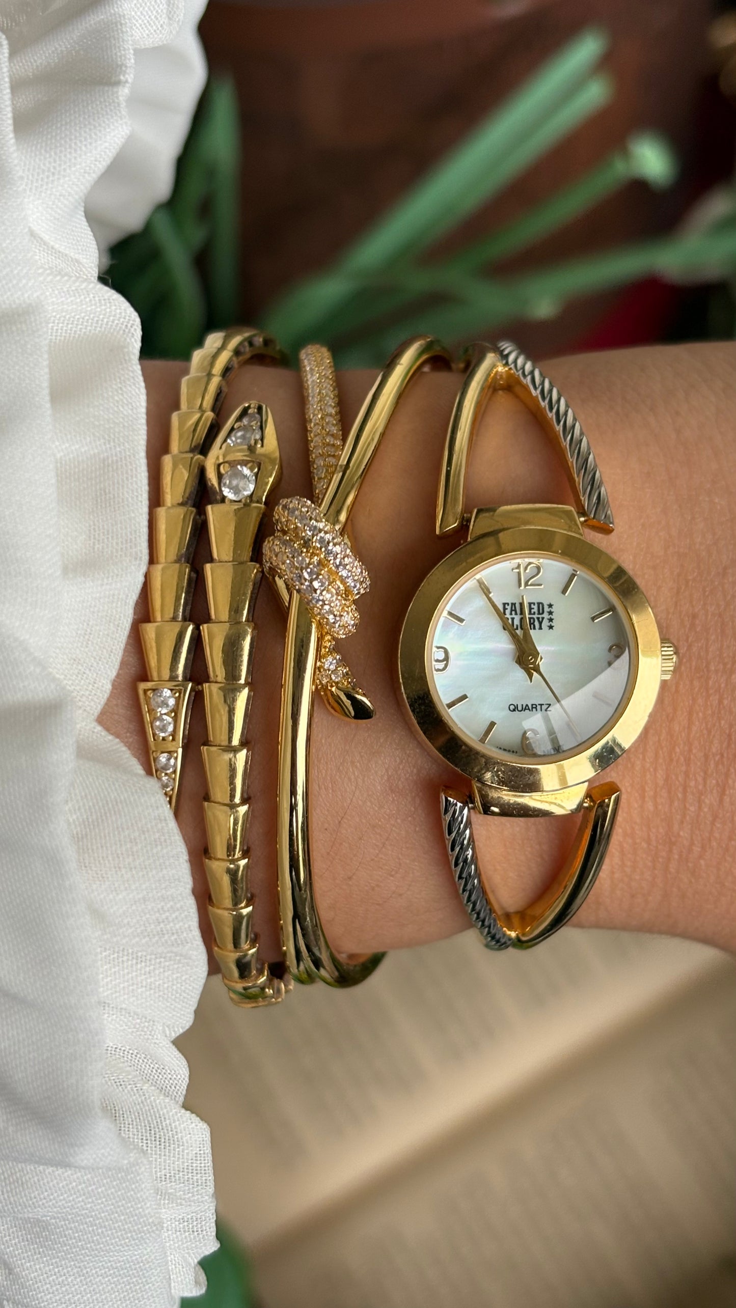 Vintage Faded Glory Watch in Two-Tone Mother of Pearl Dial
