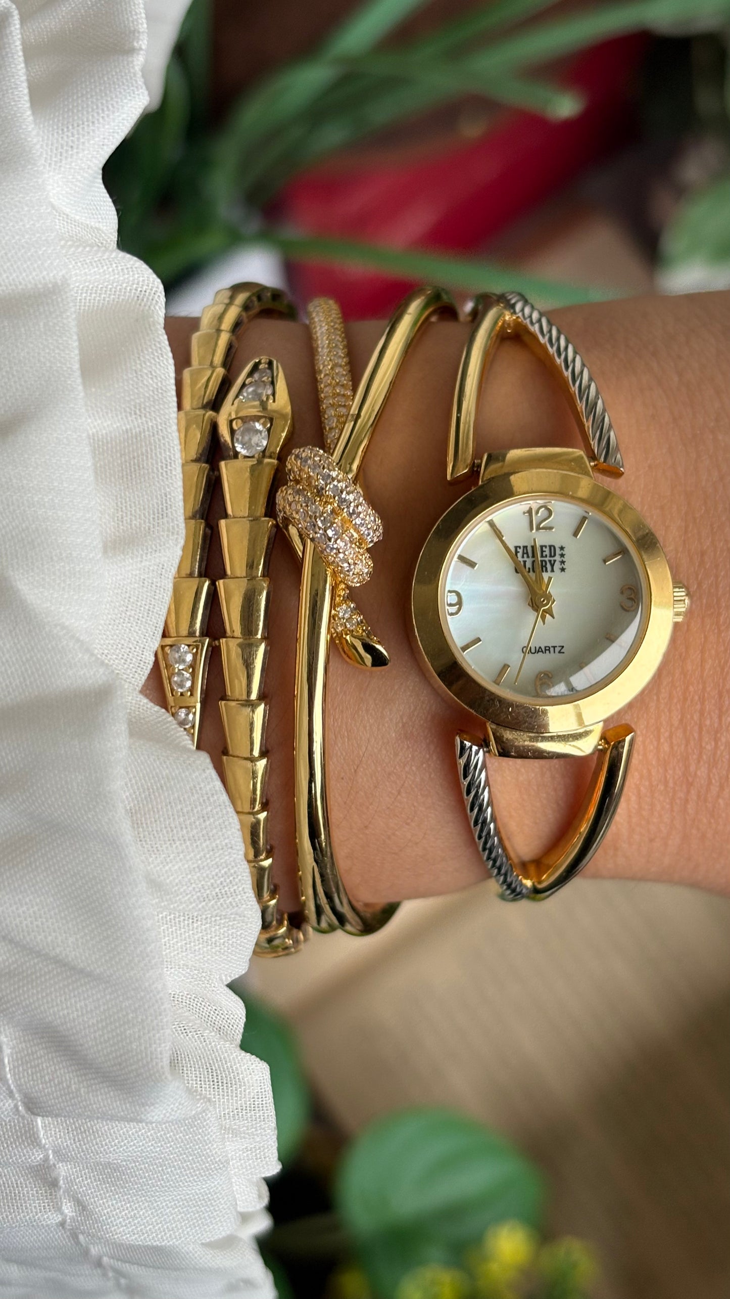 Vintage Faded Glory Watch in Two-Tone Mother of Pearl Dial