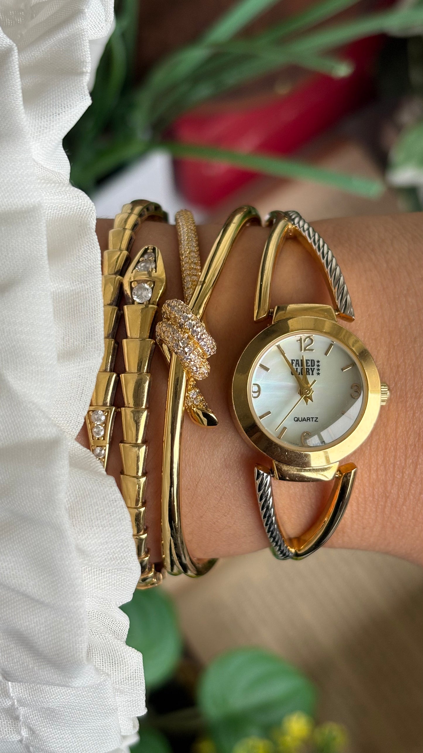 Vintage Faded Glory Watch in Two-Tone Mother of Pearl Dial