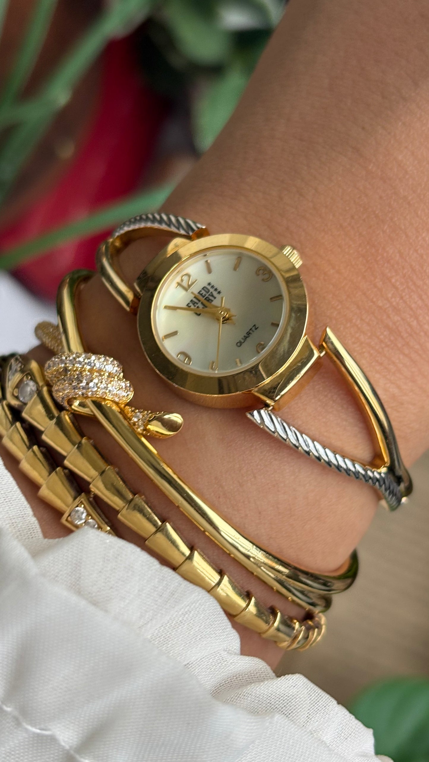 Vintage Faded Glory Watch in Two-Tone Mother of Pearl Dial