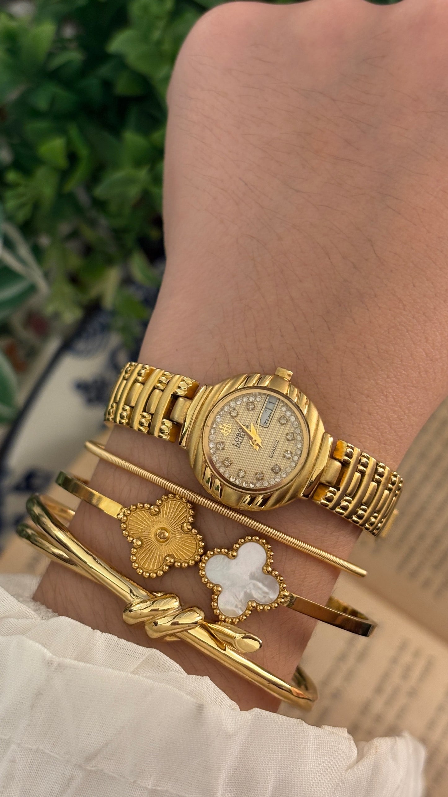 Rare Vintage Lobor Day-Date Window Classic Watch in Gold Tone Quartz