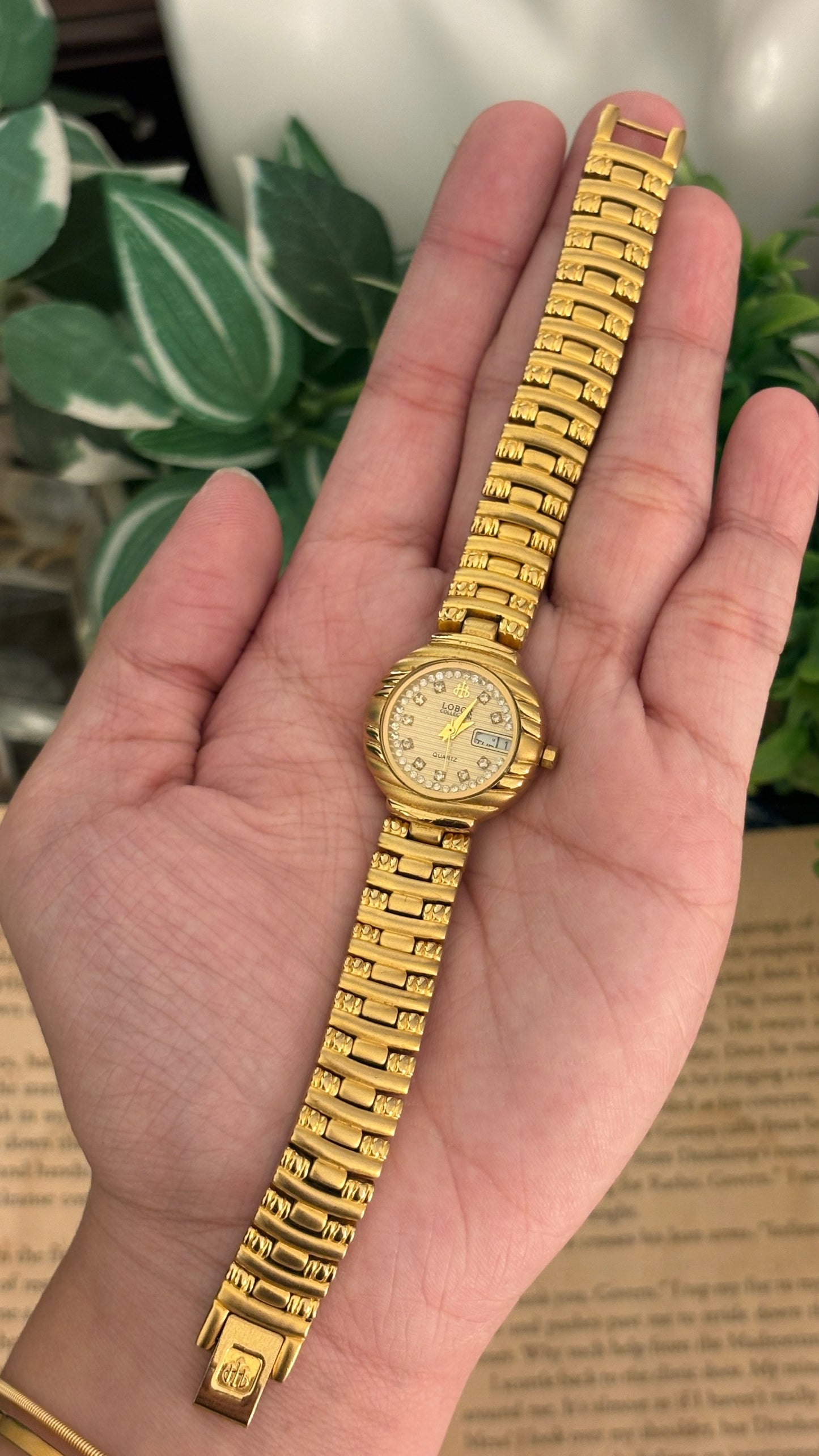 Rare Vintage Lobor Day-Date Window Classic Watch in Gold Tone Quartz