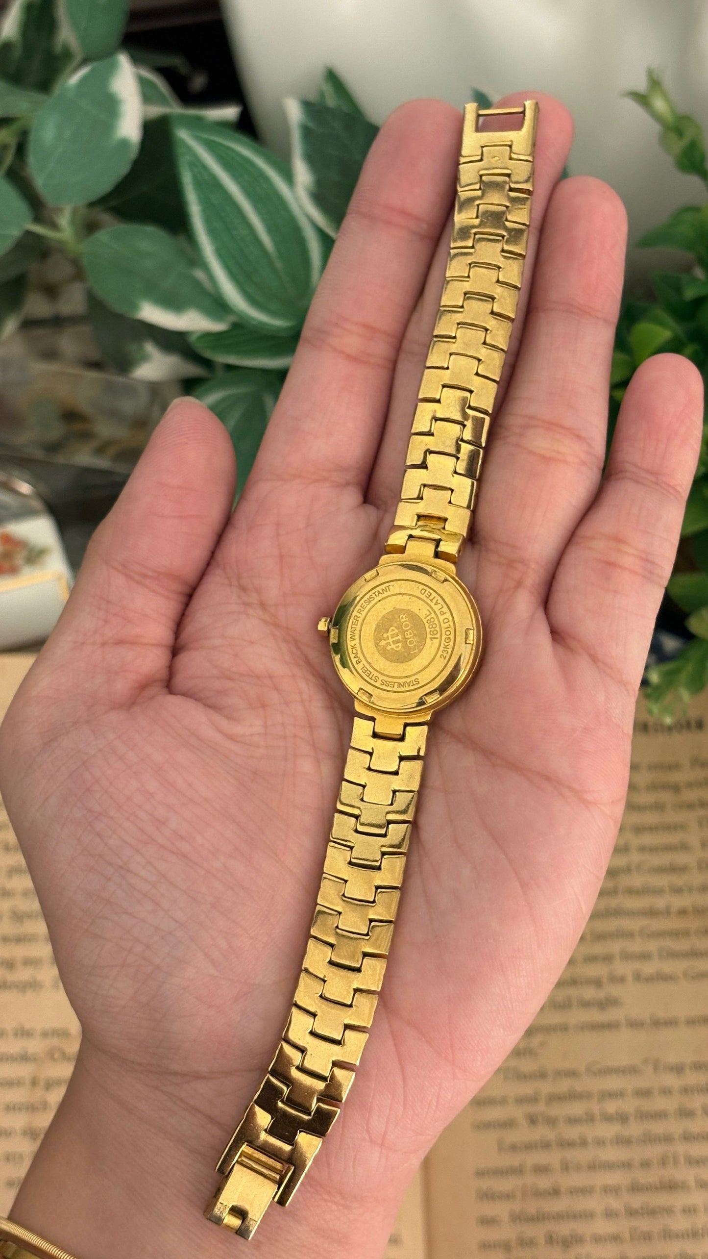 Rare Vintage Lobor Day-Date Window Classic Watch in Gold Tone Quartz