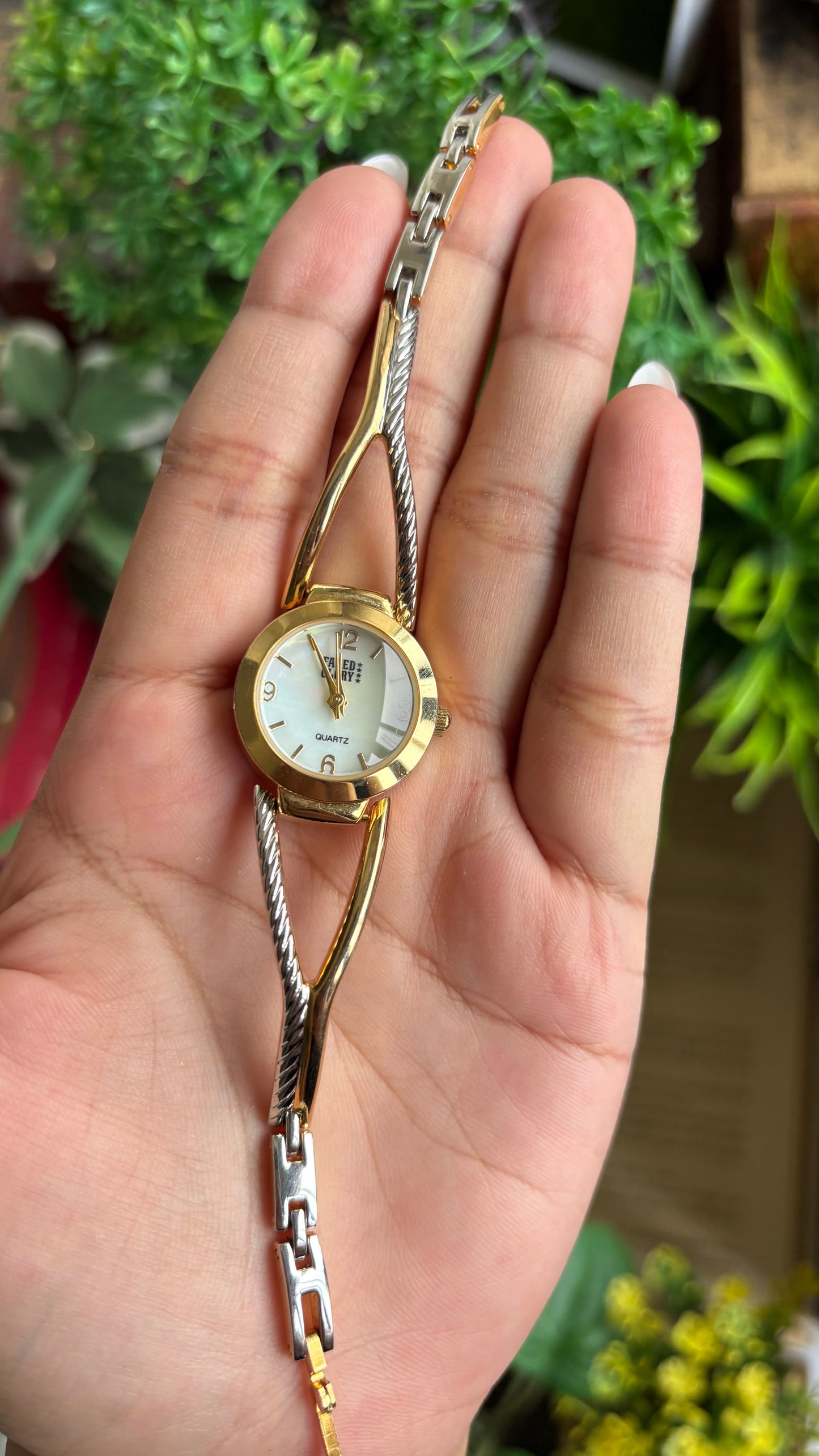 Vintage Faded Glory Watch in Two-Tone Mother of Pearl Dial