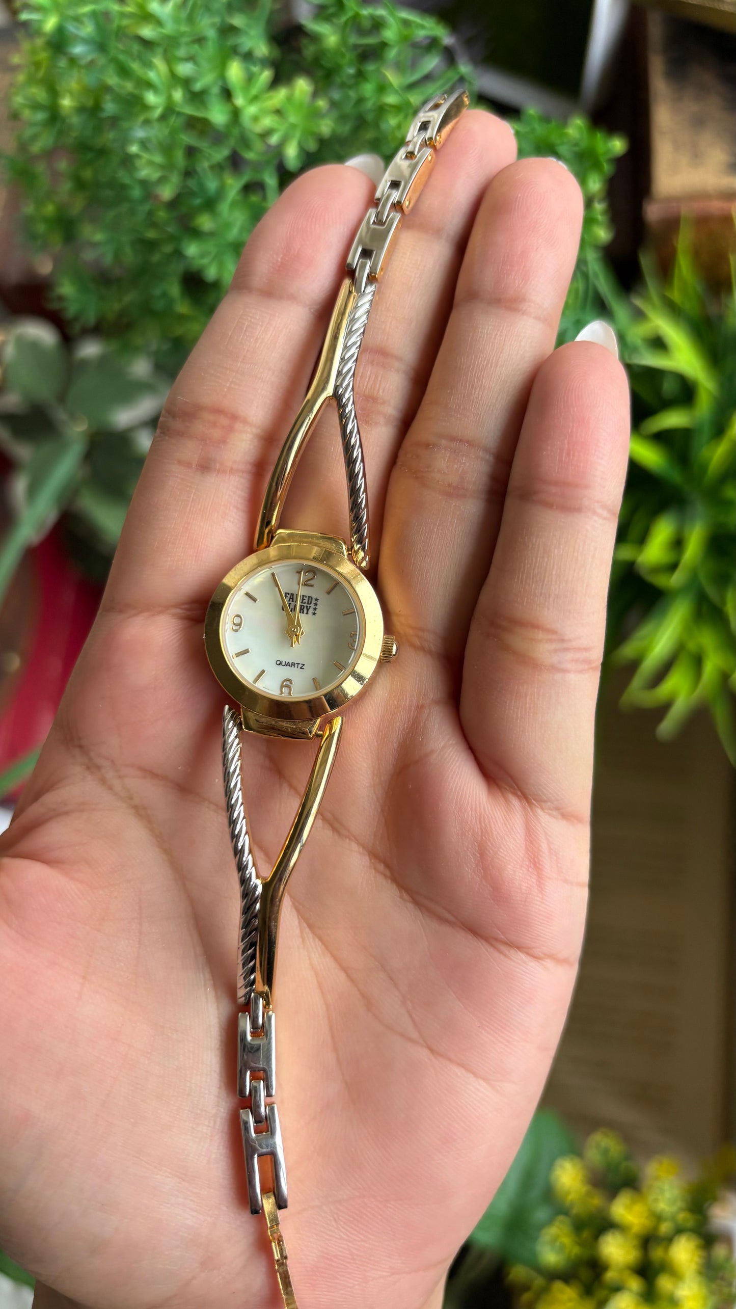 Vintage Faded Glory Watch in Two-Tone Mother of Pearl Dial