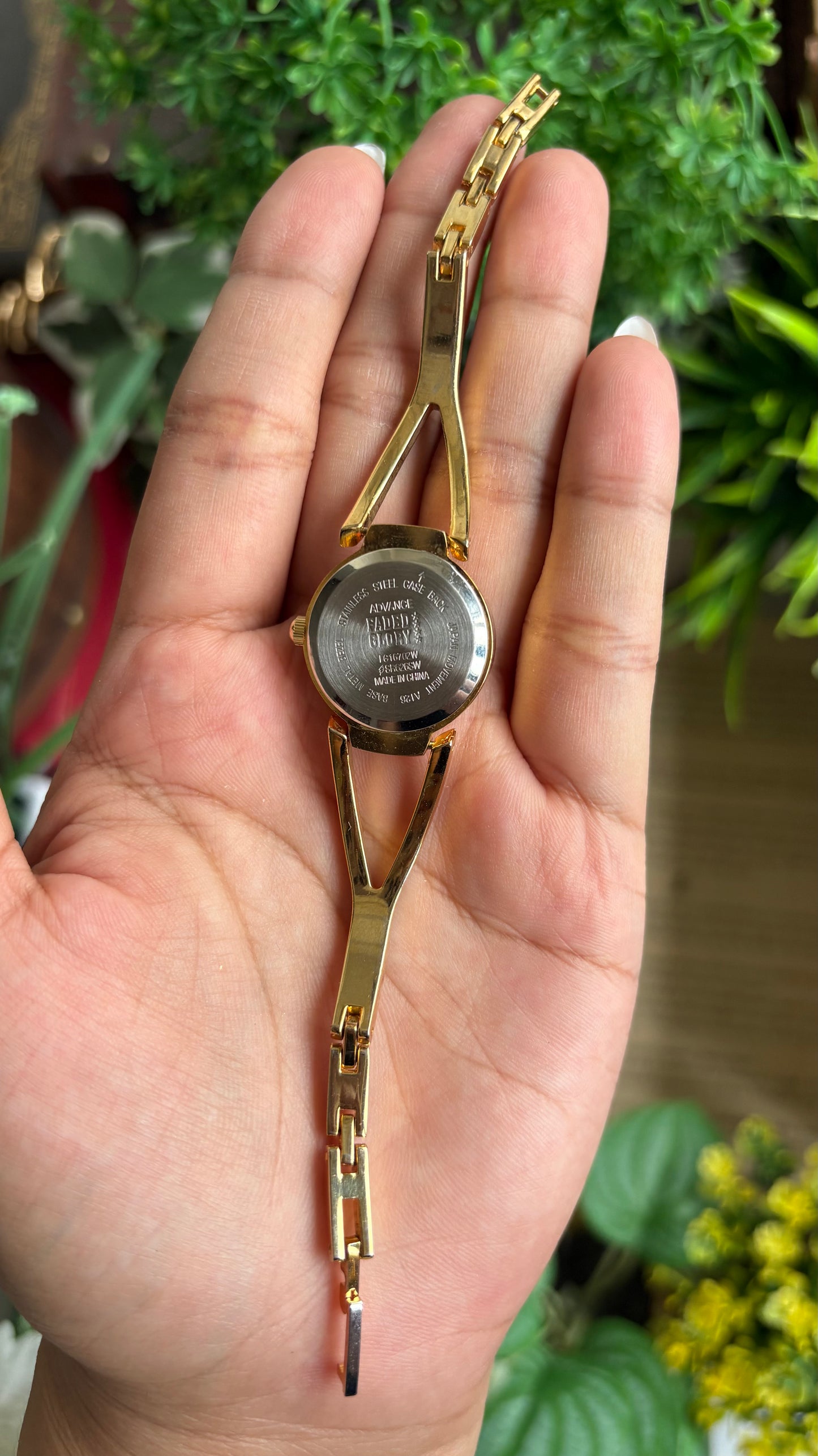Vintage Faded Glory Watch in Two-Tone Mother of Pearl Dial