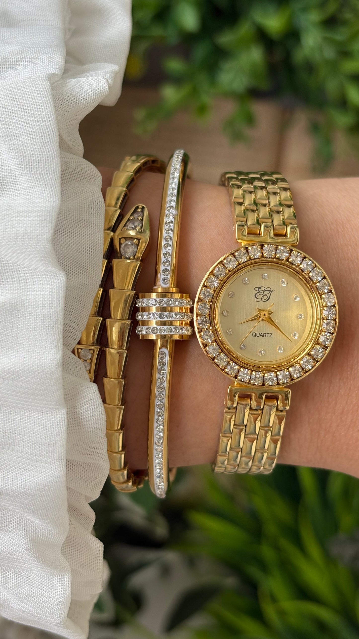 Rare Vintage Elizabeth Taylor Interchangeable Rhinestone Bezel (Watch only) in Gold Tone Quartz #00219