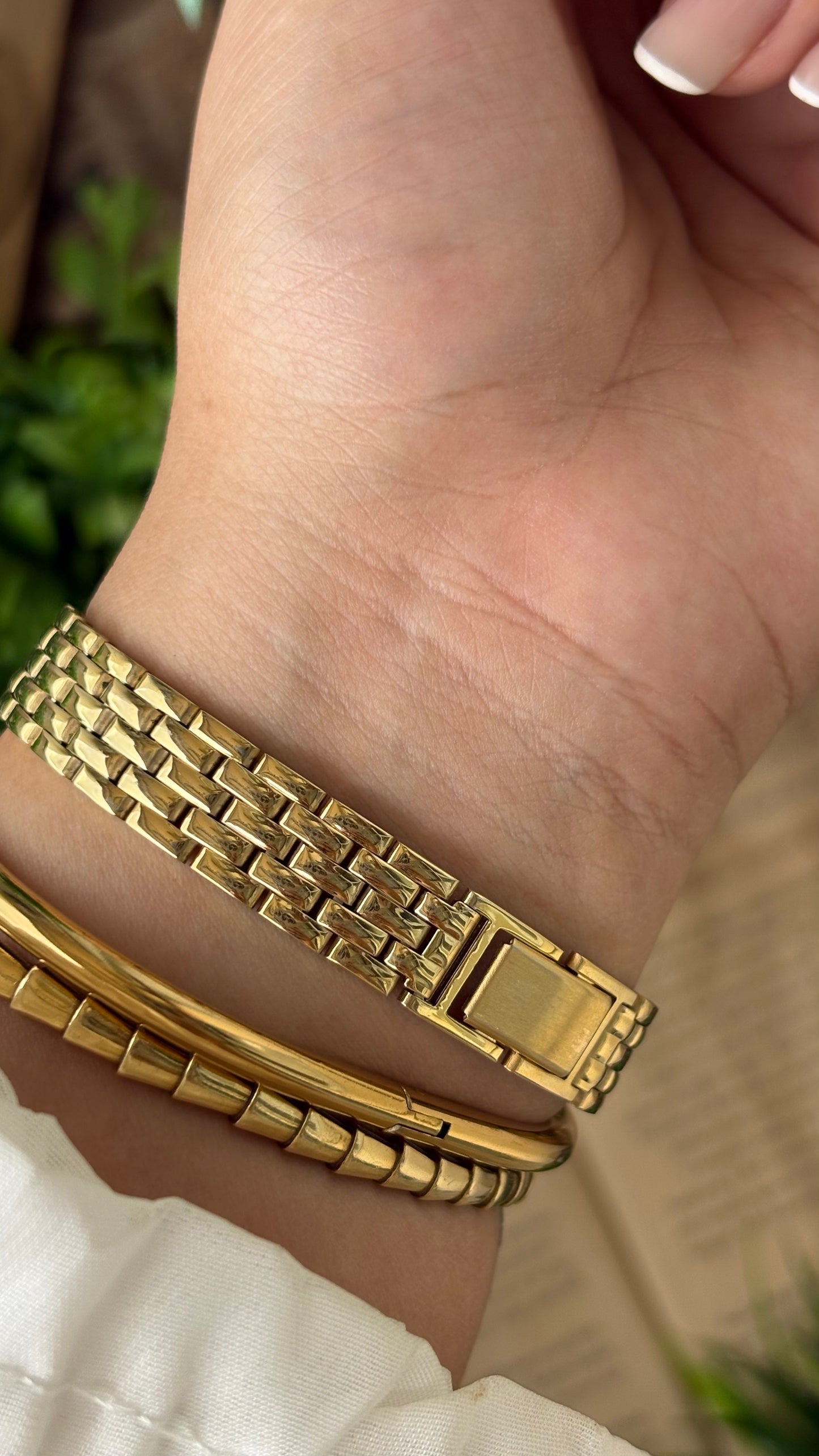 Rare Vintage Elizabeth Taylor Interchangeable Rhinestone Bezel (Watch only) in Gold Tone Quartz #00219