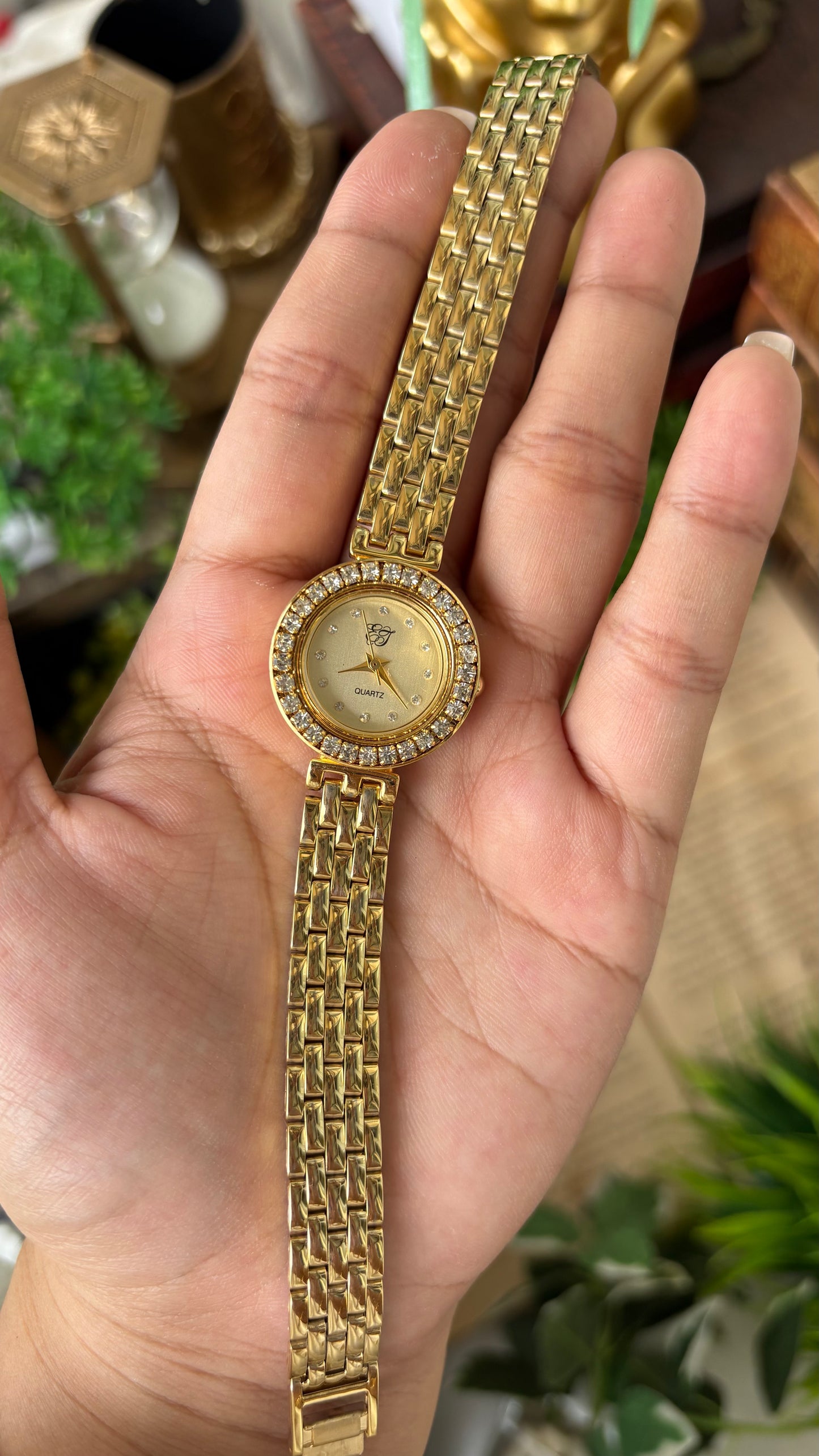 Rare Vintage Elizabeth Taylor Interchangeable Rhinestone Bezel (Watch only) in Gold Tone Quartz #00219