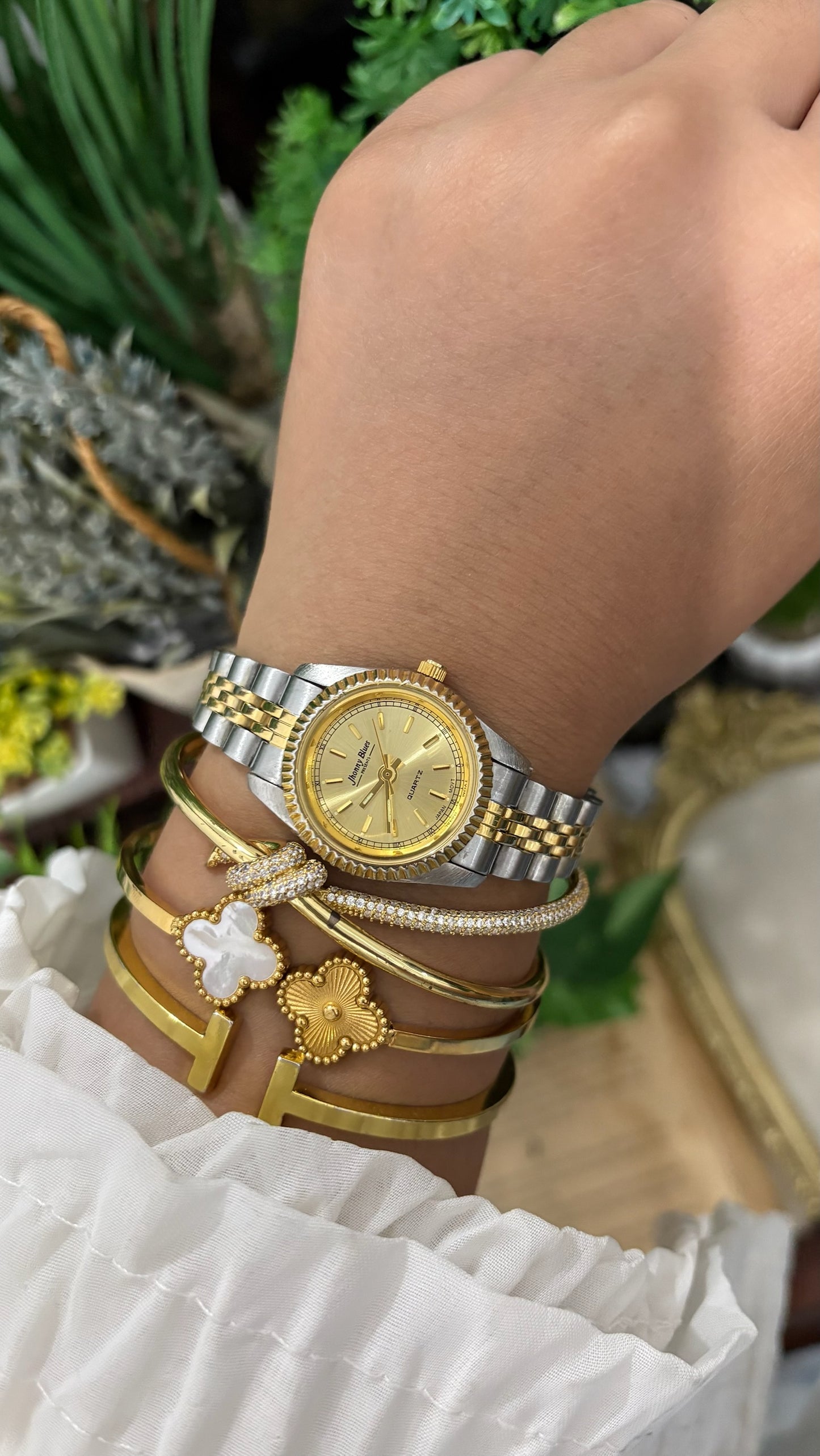 Vintage Johnny Blues Fluted Bezel Classic Watch in Two-Tone Quartz