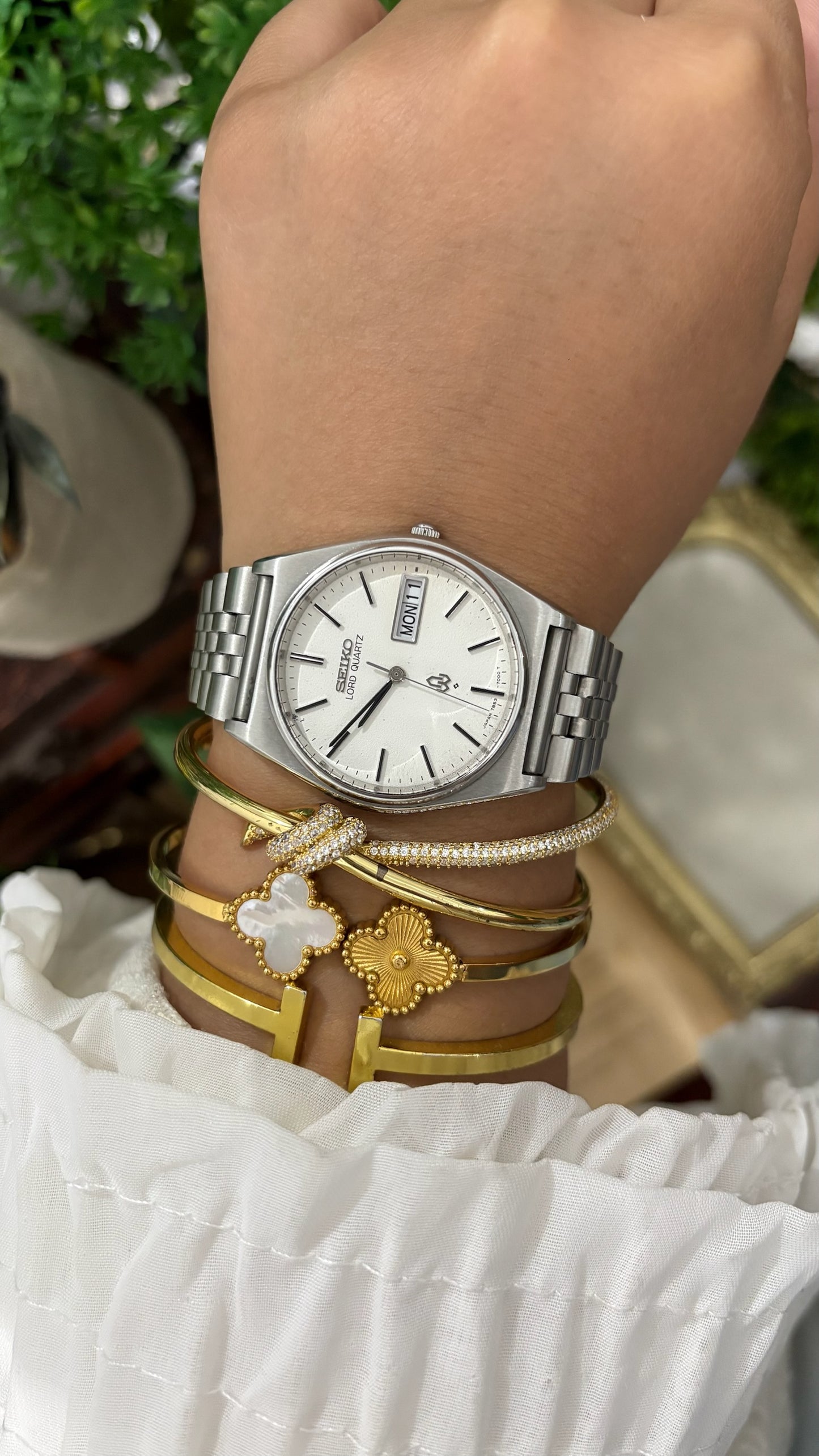 Rare Vintage Seiko Lord with Day-Date Window Mens Watch in Silver Tone Quartz