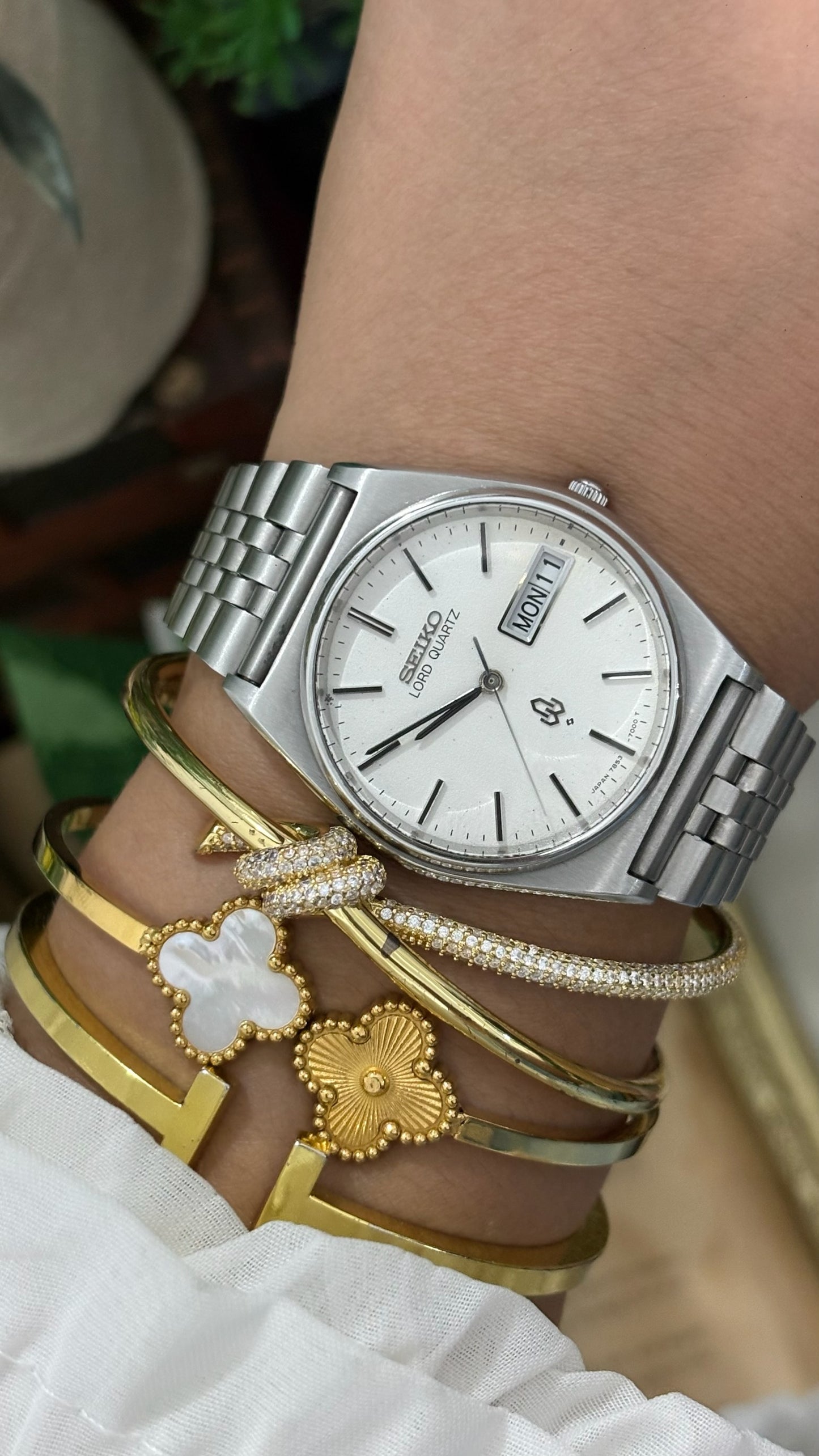 Rare Vintage Seiko Lord with Day-Date Window Mens Watch in Silver Tone Quartz