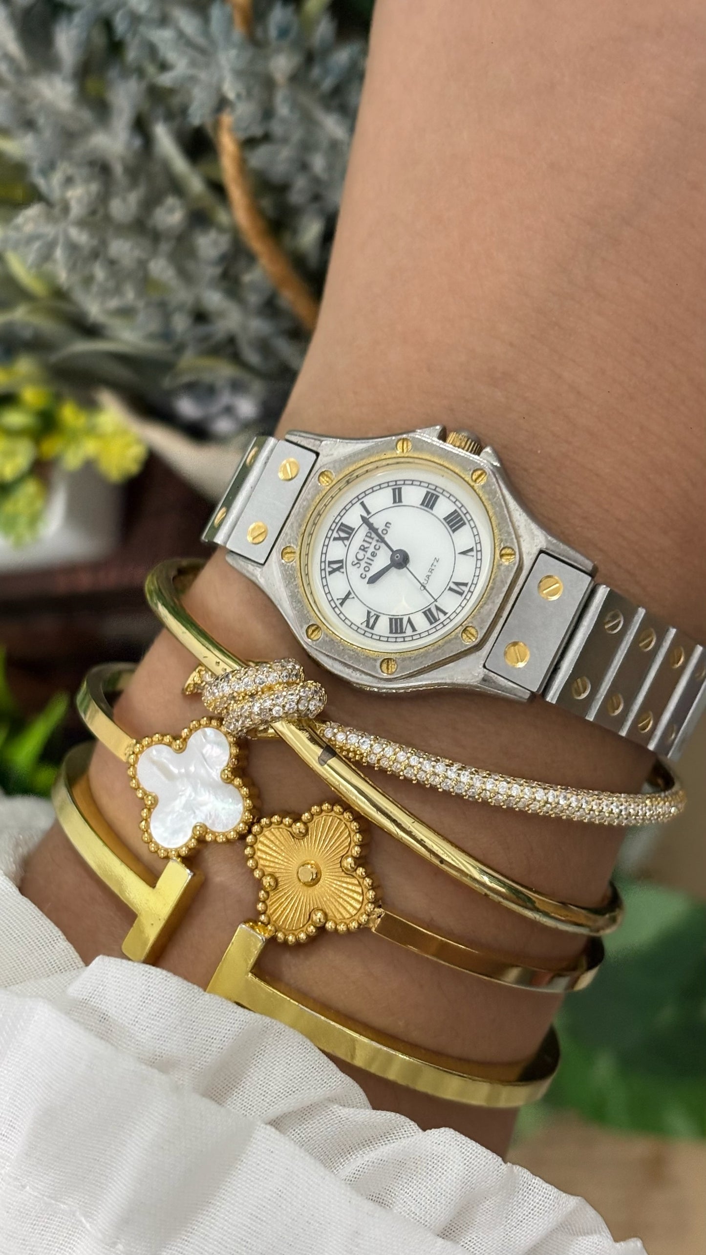 Rare Vintage Script by J-Axis Roman Dial Classic Watch in Two-Tone Quartz Carti Santos-Inspired