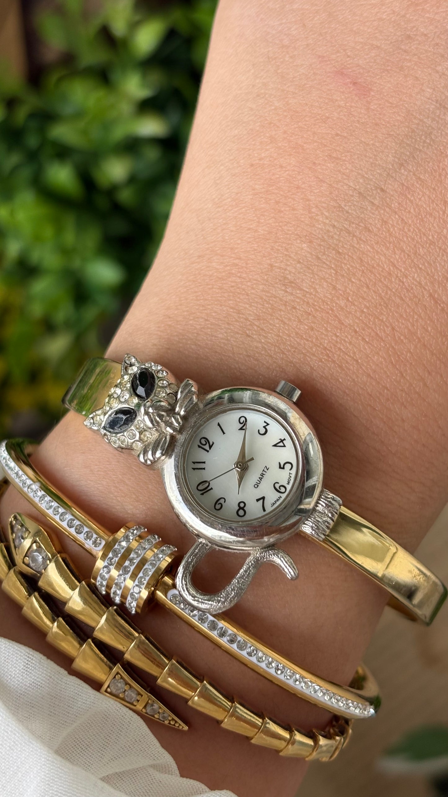 Extremely Rare Vintage Avon Elegant Bejeweled Jaguar with Onyx Eyes Watch in Two-Tone Mother of Pearl Dial Quartz #00221