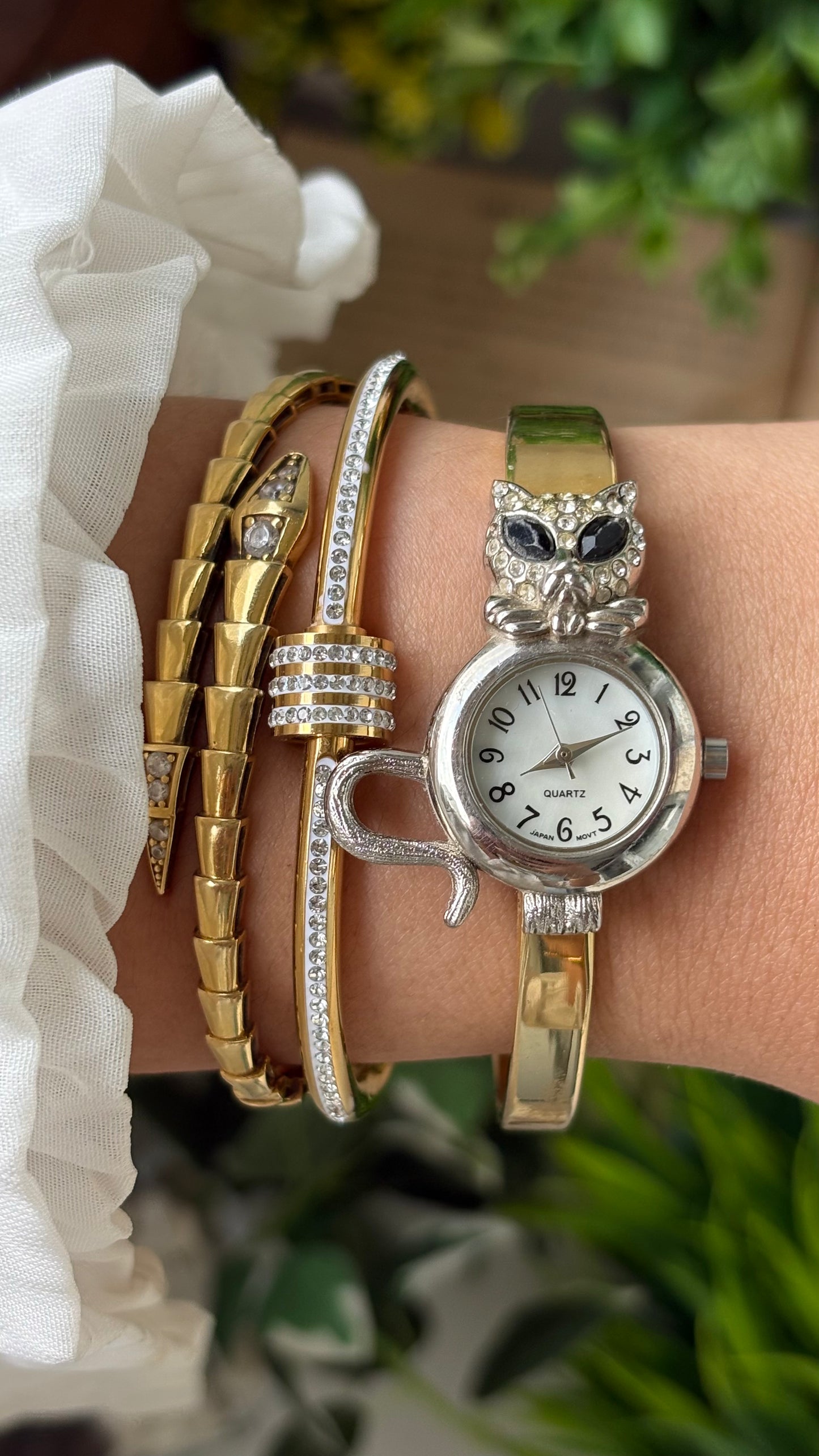 Extremely Rare Vintage Avon Elegant Bejeweled Jaguar with Onyx Eyes Watch in Two-Tone Mother of Pearl Dial Quartz #00221