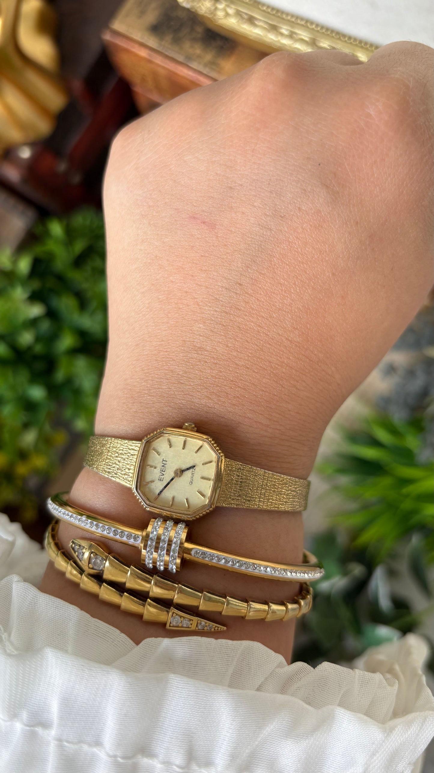 Vintage Dainty Event Octagon Dial Watch in Gold Tone Quartz #00239