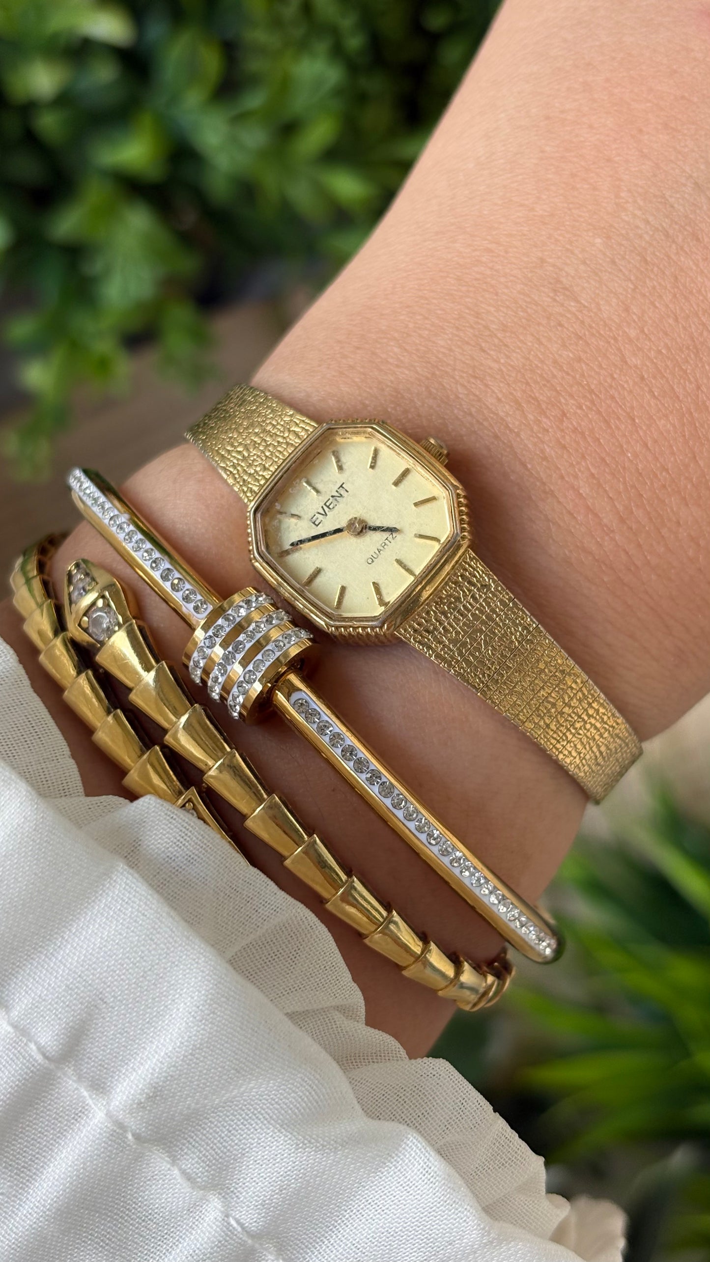 Vintage Dainty Event Octagon Dial Watch in Gold Tone Quartz #00239