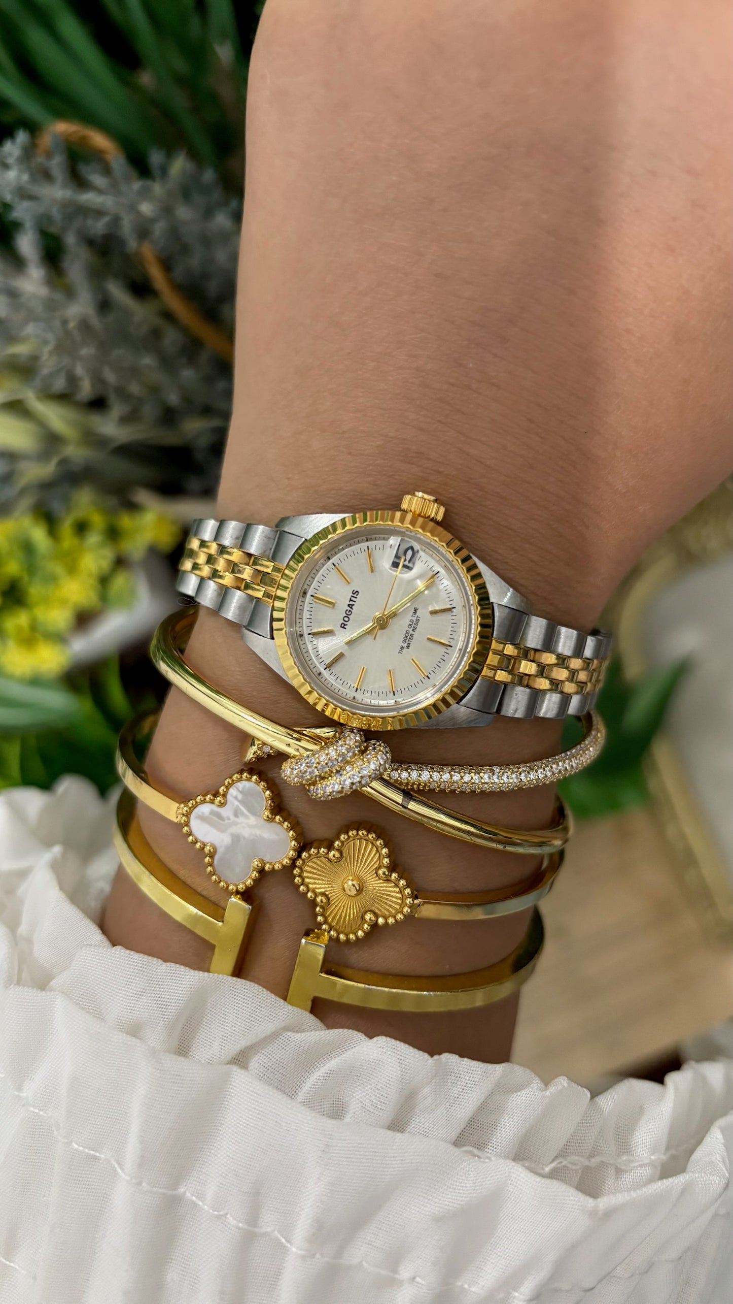 Vintage Rogatis Fluted Bezel with Date Window Classic Watch in Two-Tone Quartz