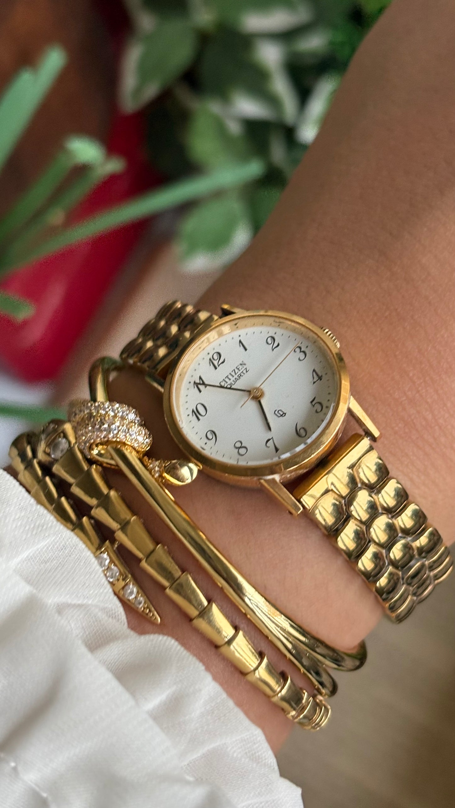 Vintage Citizen Bracelet Classic Watch in Gold Tone