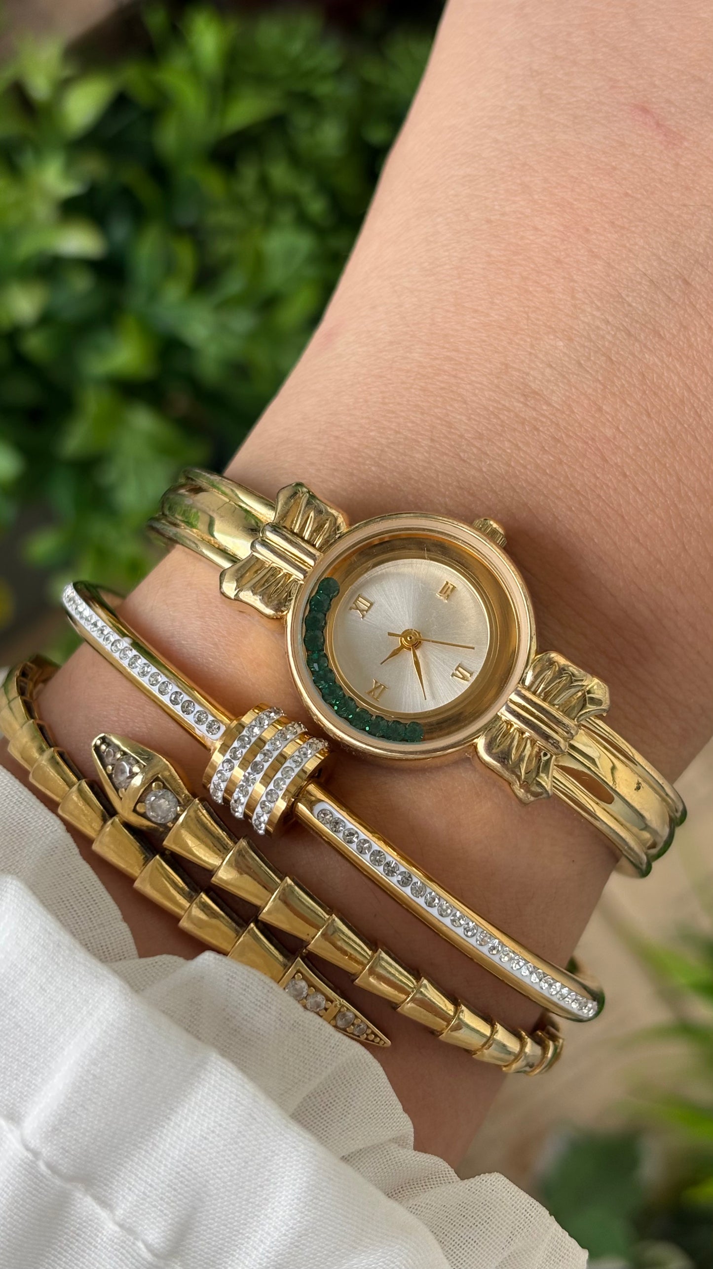 Rare Vintage Coquette Japan Quartz Dancing Green Jewels Bezel Watch in Gold Tone #00226
