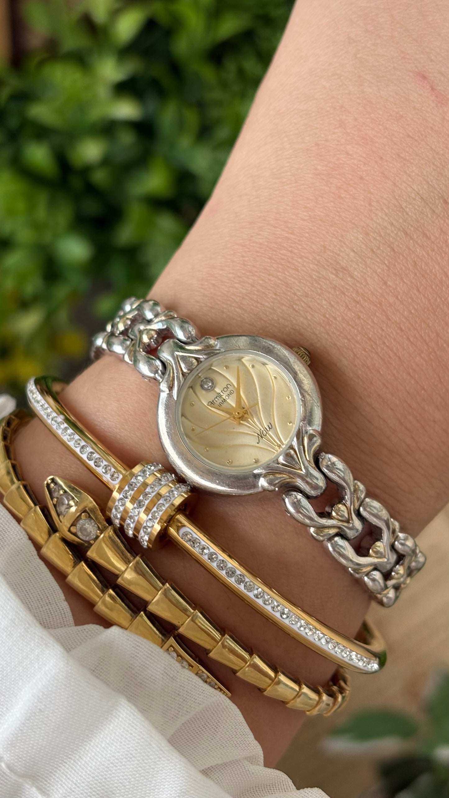 Rare Vintage Armitron Now Shell Embossed Dial Watch with Diamond Quartz #00271