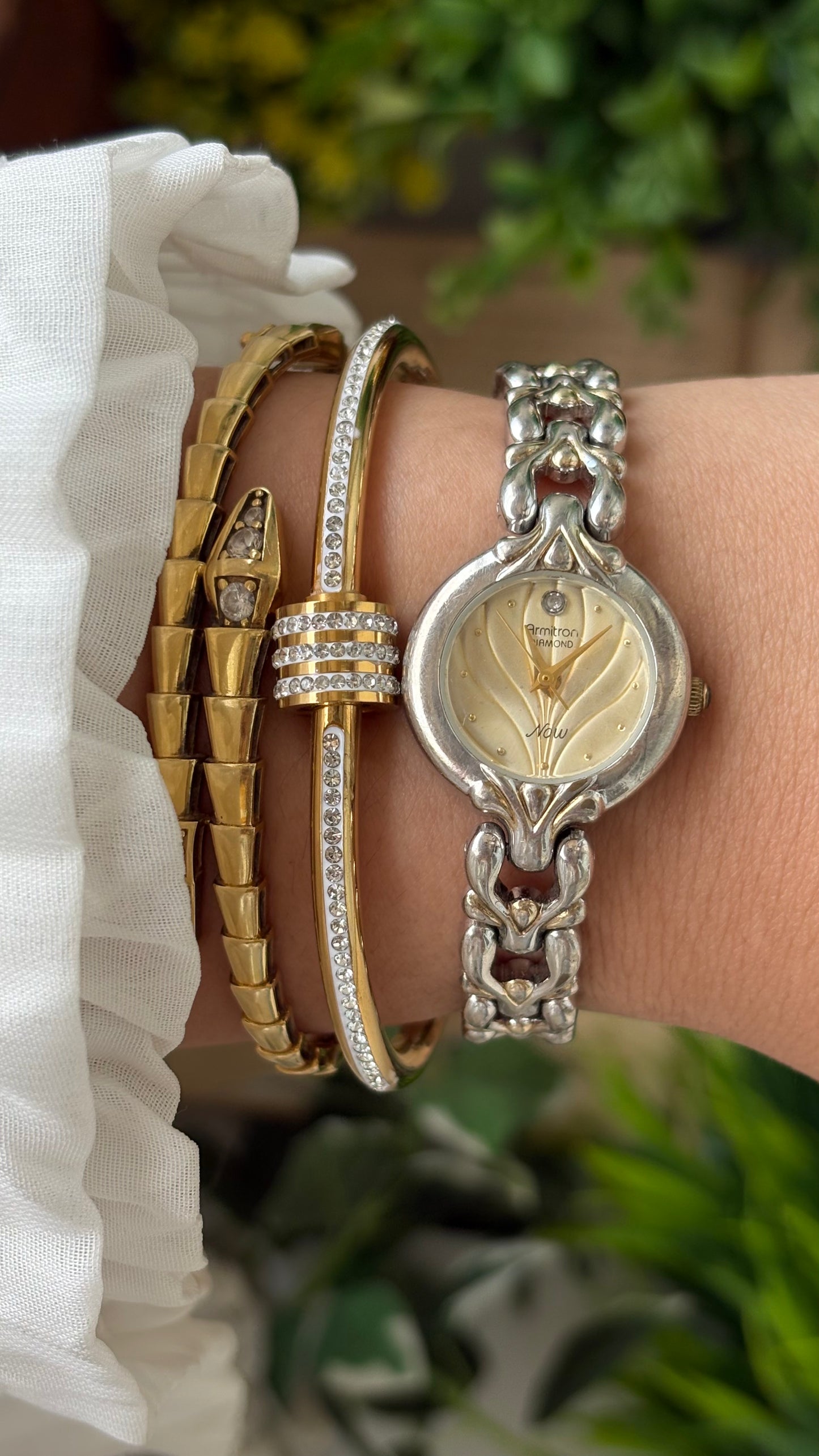 Rare Vintage Armitron Now Shell Embossed Dial Watch with Diamond Quartz #00271