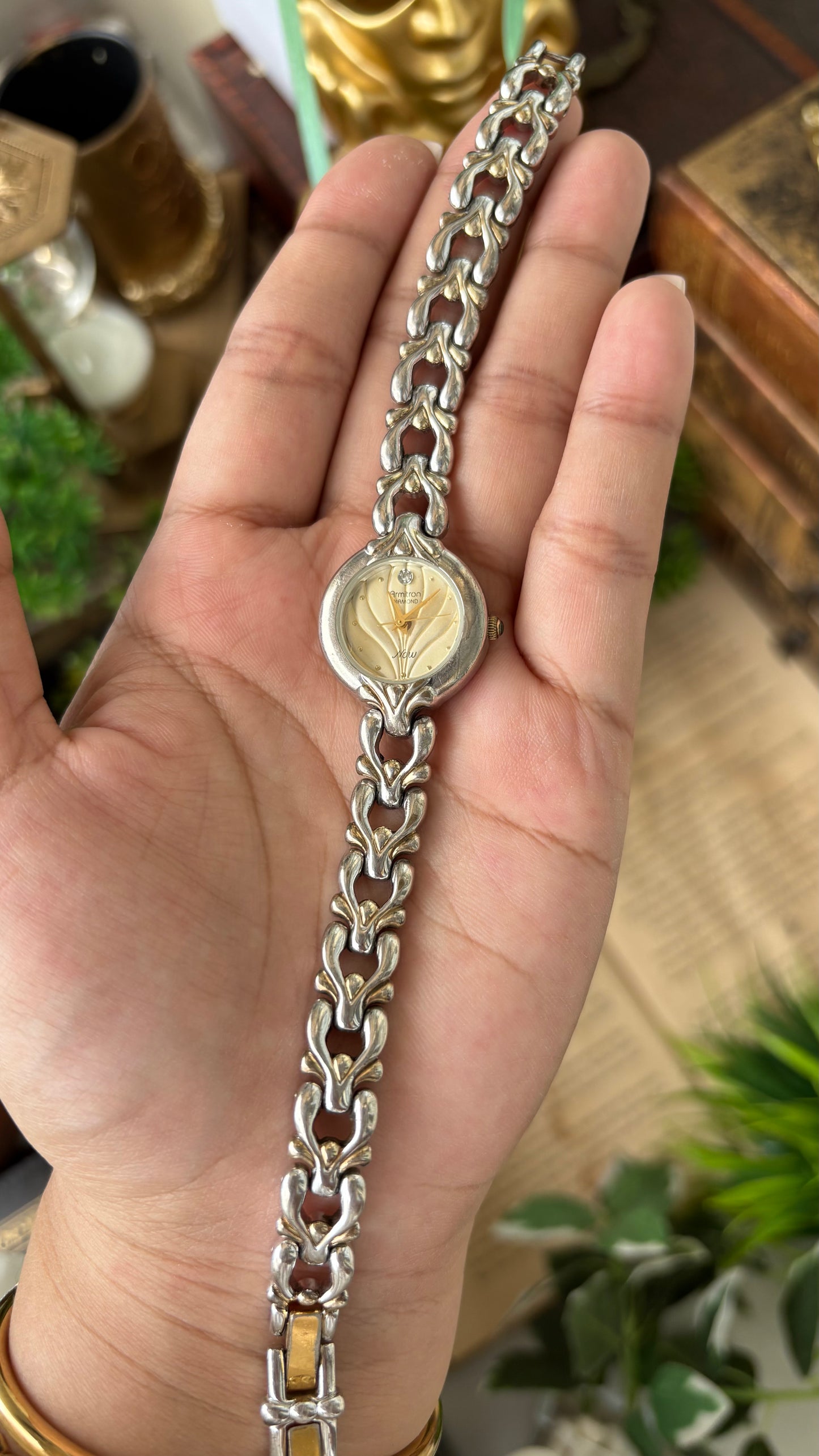 Rare Vintage Armitron Now Shell Embossed Dial Watch with Diamond Quartz #00271