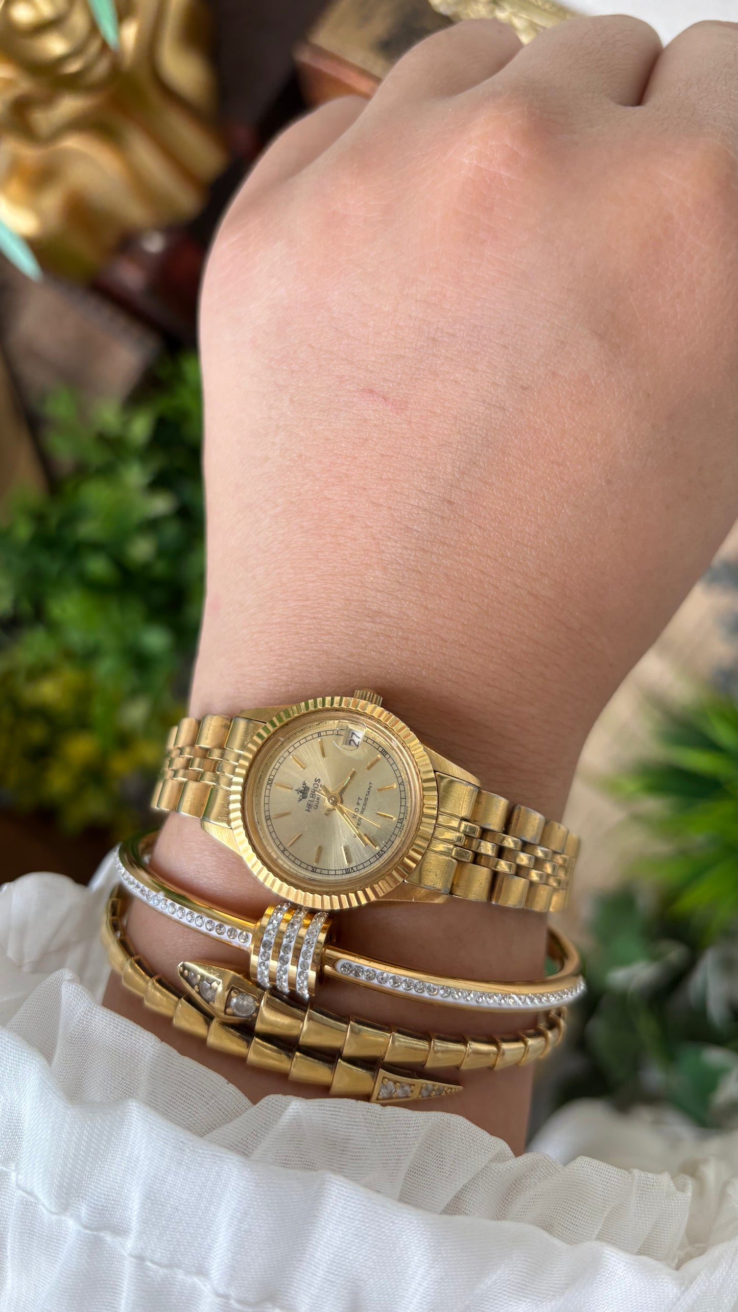 Rare Vintage Helbros Fluted Bezel with Date Window Watch in Gold Tone Quartz #00210