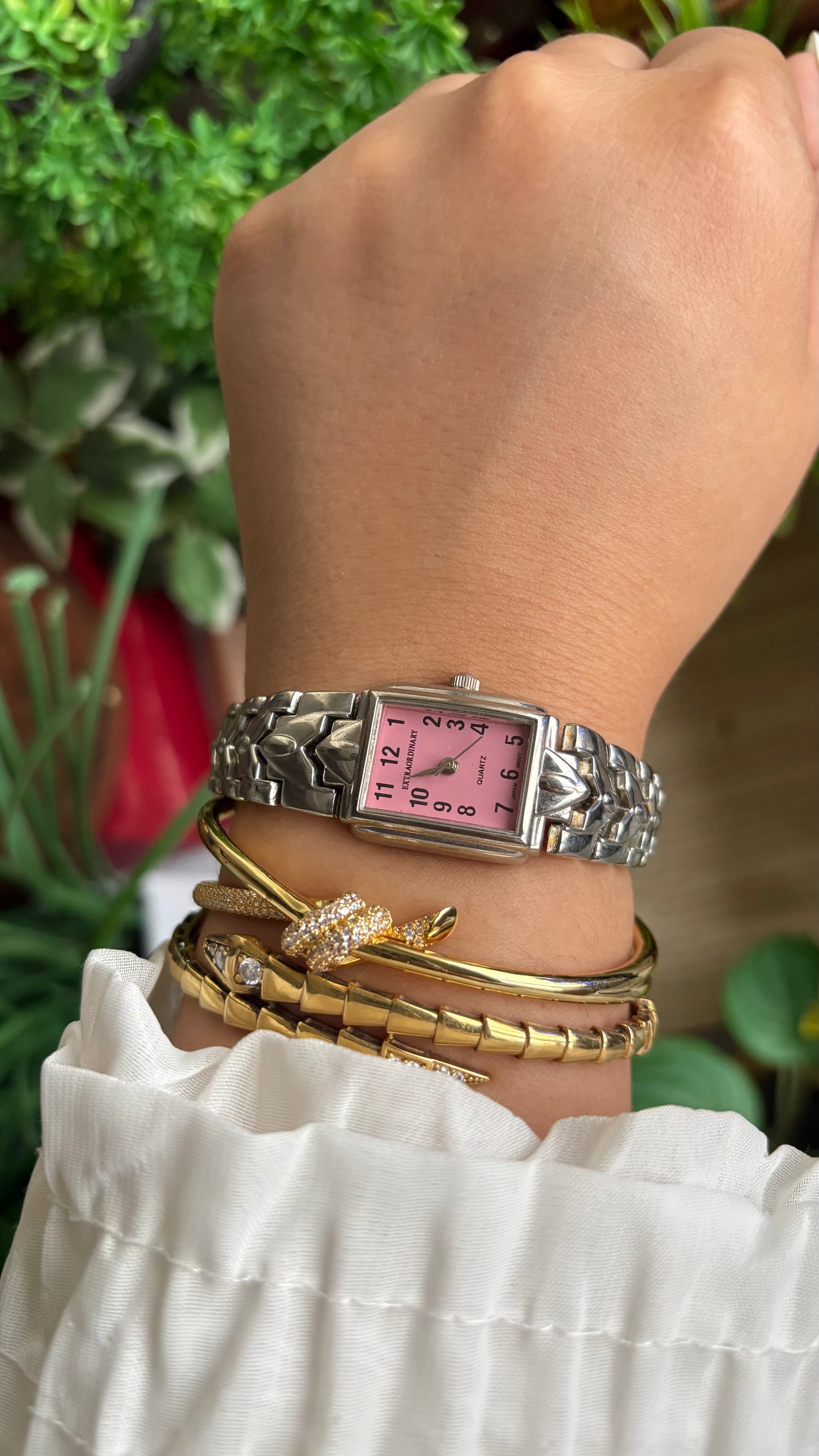 Vintage Extraordinary Watch in Silver Tone Pink Dial