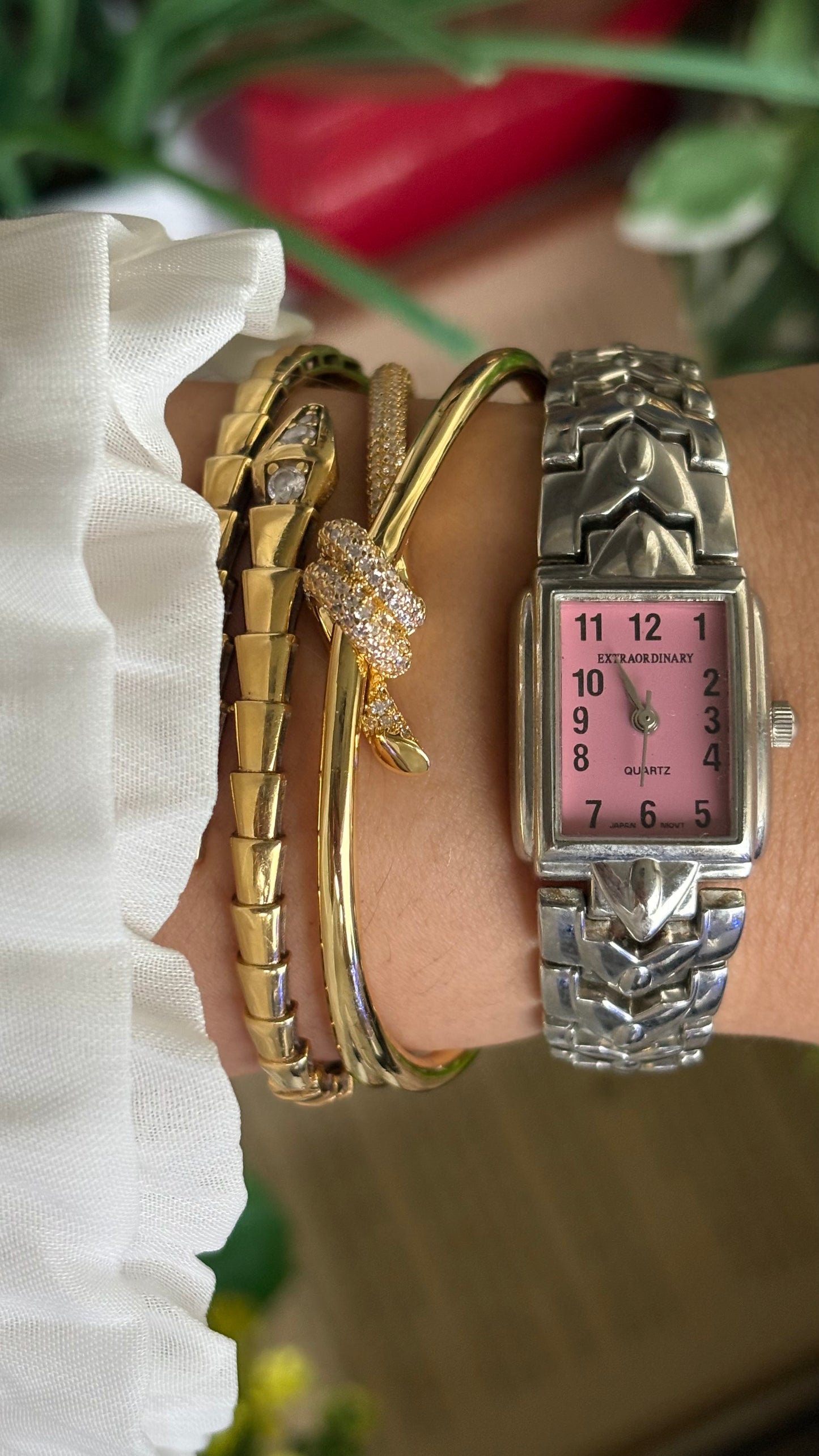 Vintage Extraordinary Watch in Silver Tone Pink Dial