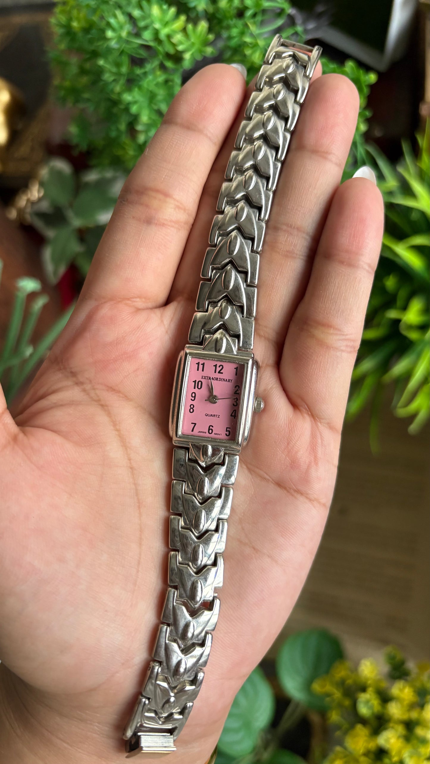 Vintage Extraordinary Watch in Silver Tone Pink Dial