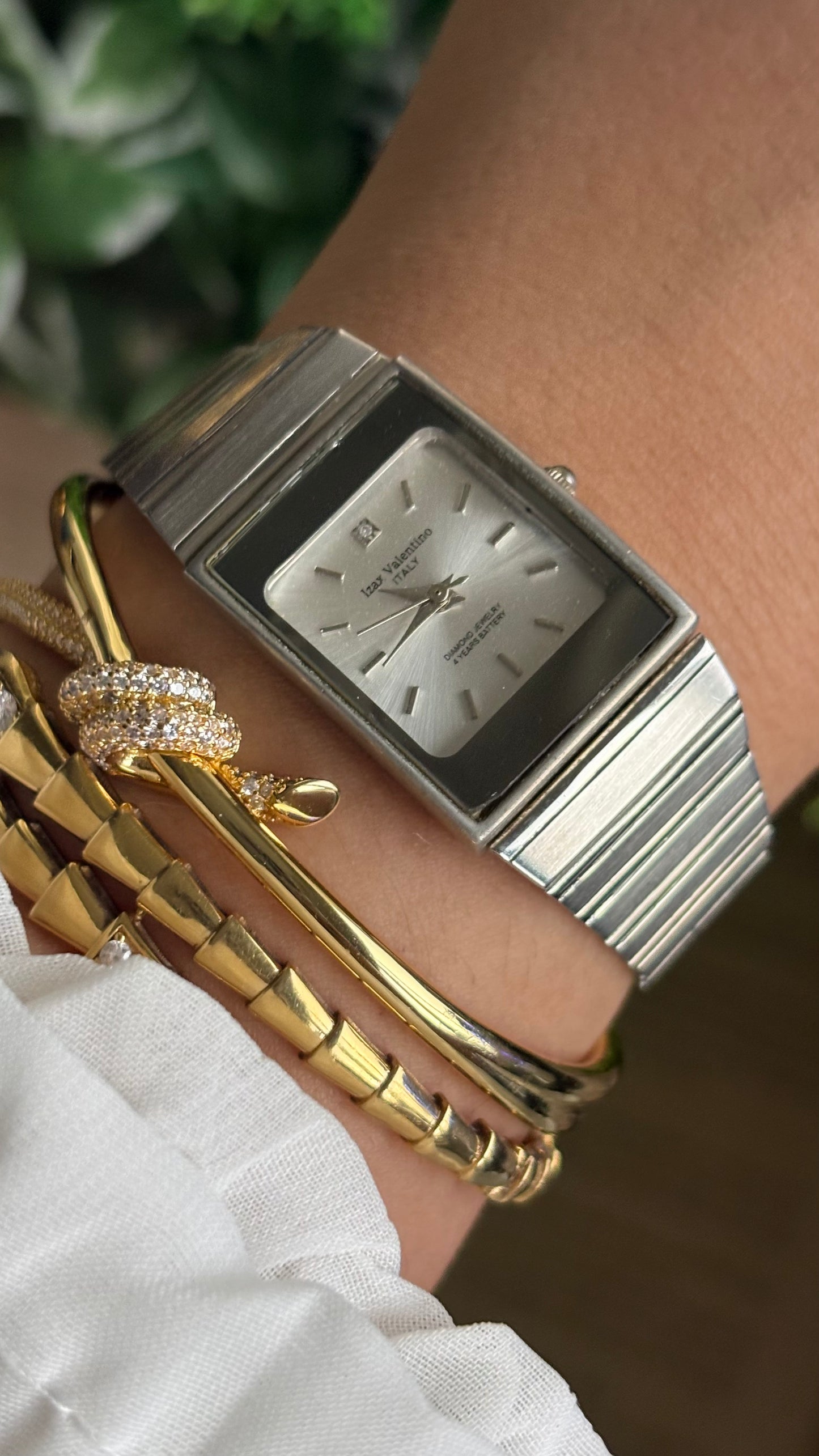 Vintage Izax Valentino Italy Tank Watch in Silver Tone