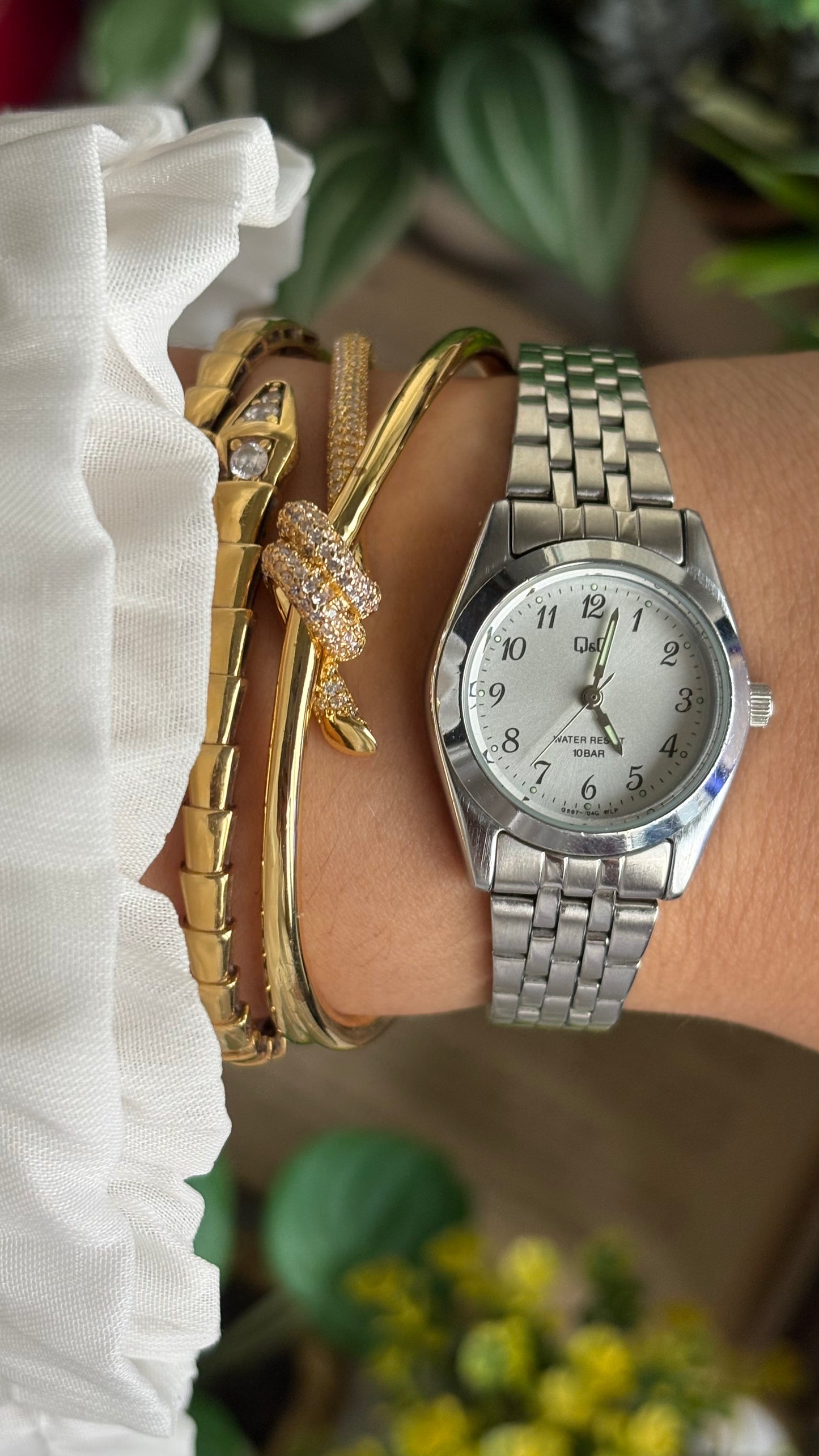 Vintage Q&Q Classic Watch in Silver Tone