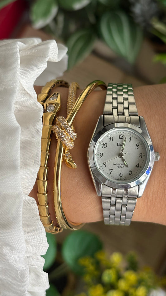 Vintage Q&Q Classic Watch in Silver Tone