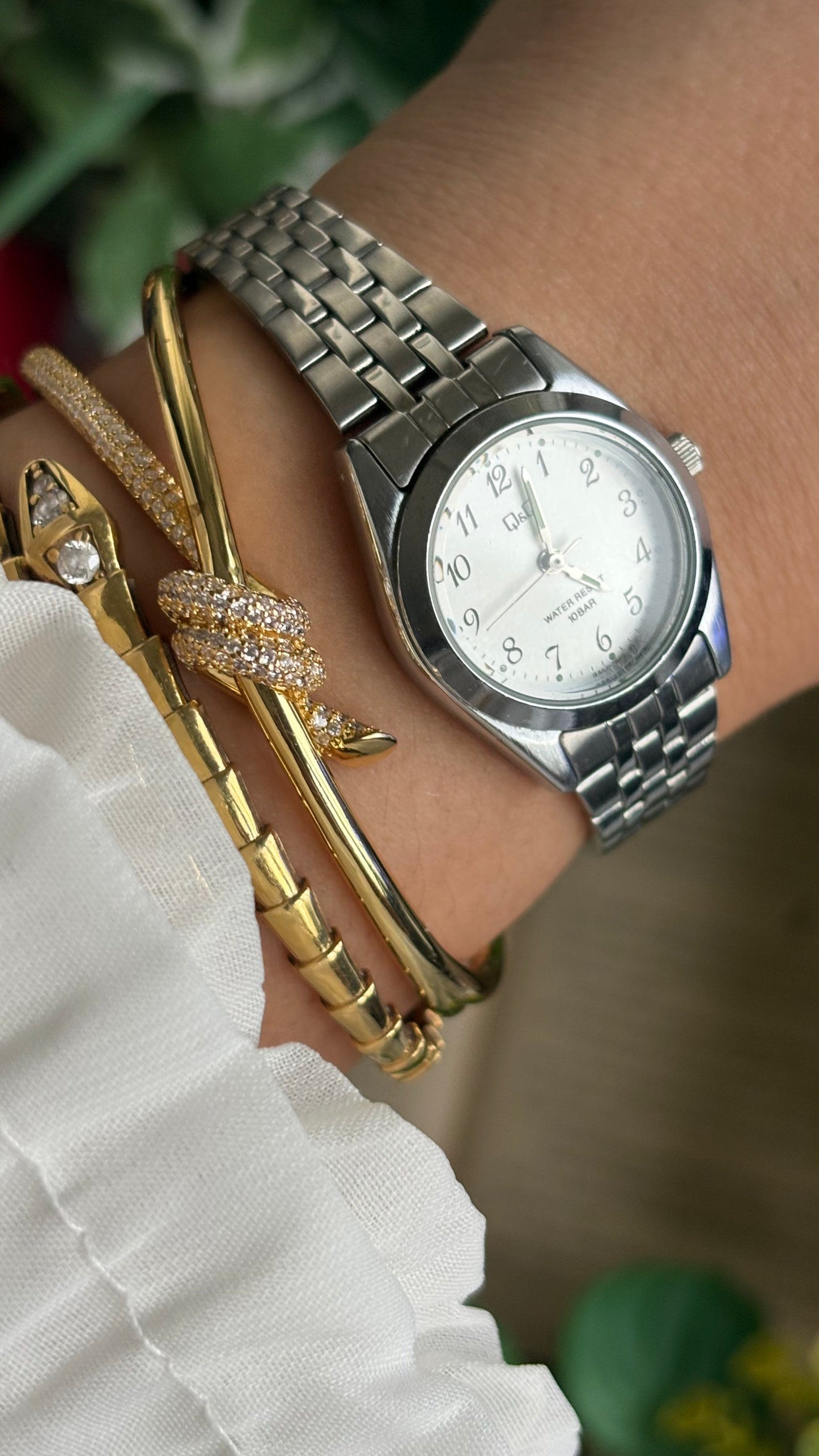 Vintage Q&Q Classic Watch in Silver Tone
