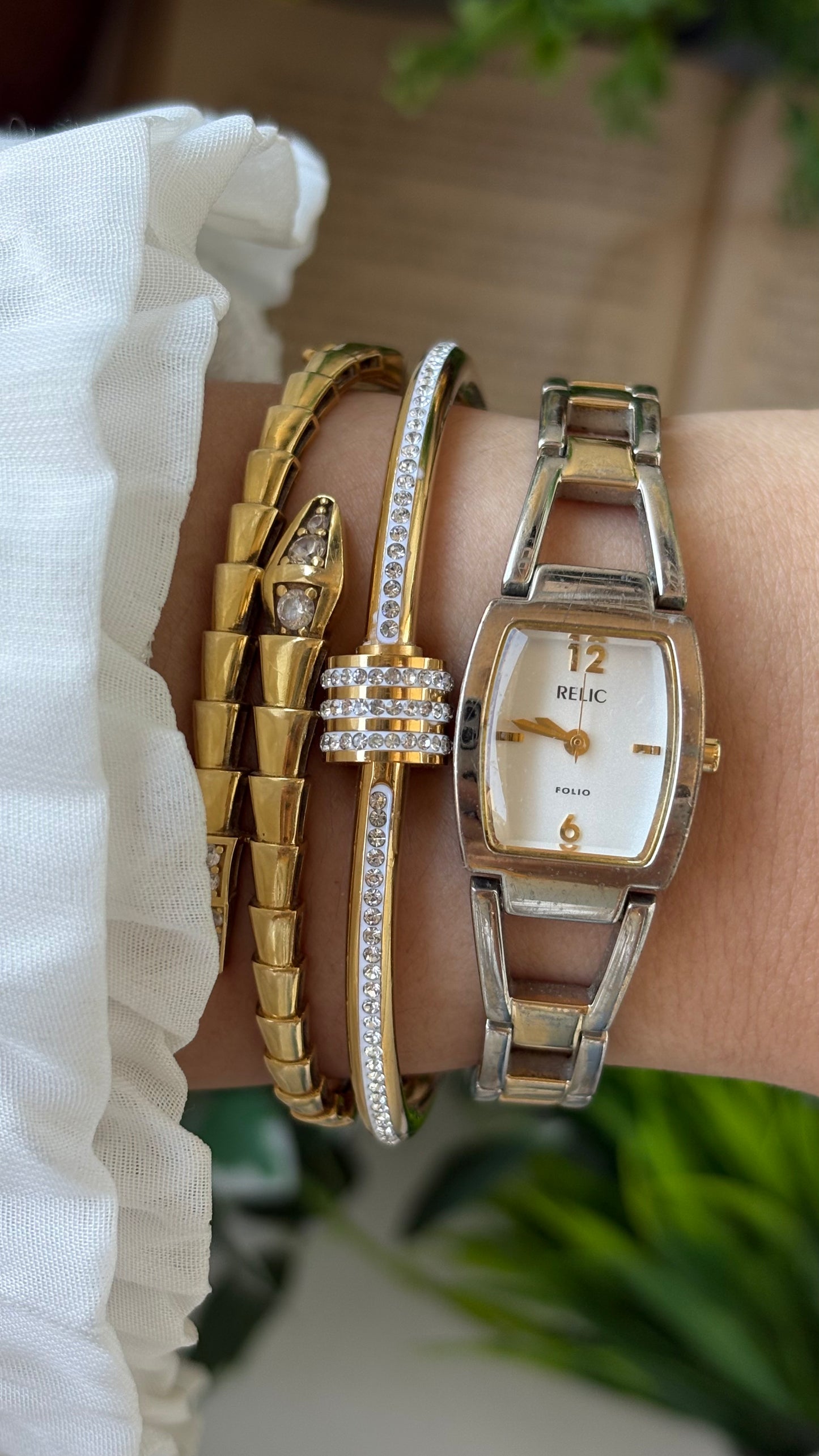 Vintage Dainty Relic Folio by Fossil Barrel Dial Bracelet Watch in Two-Tone Quartz #00268