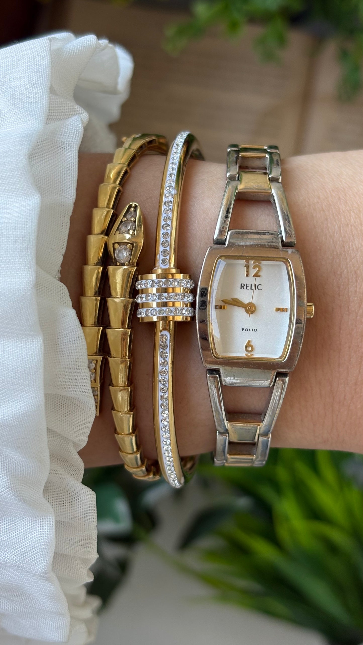 Vintage Dainty Relic Folio by Fossil Barrel Dial Bracelet Watch in Two-Tone Quartz #00268