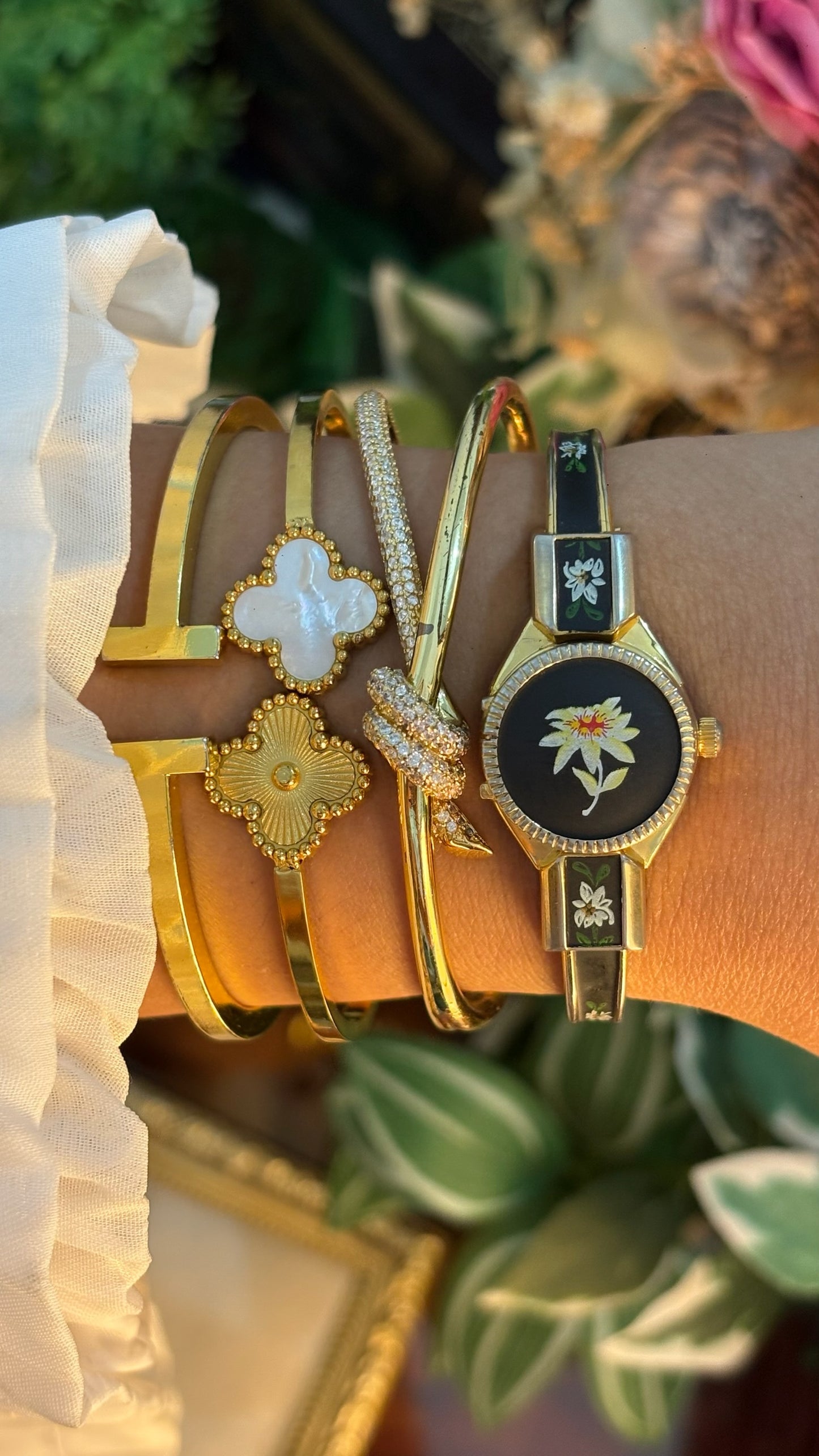 Extremely Rare Dainty Vintage Liebe Victorian Black Peekaboo Watch in Gold Tone Quartz