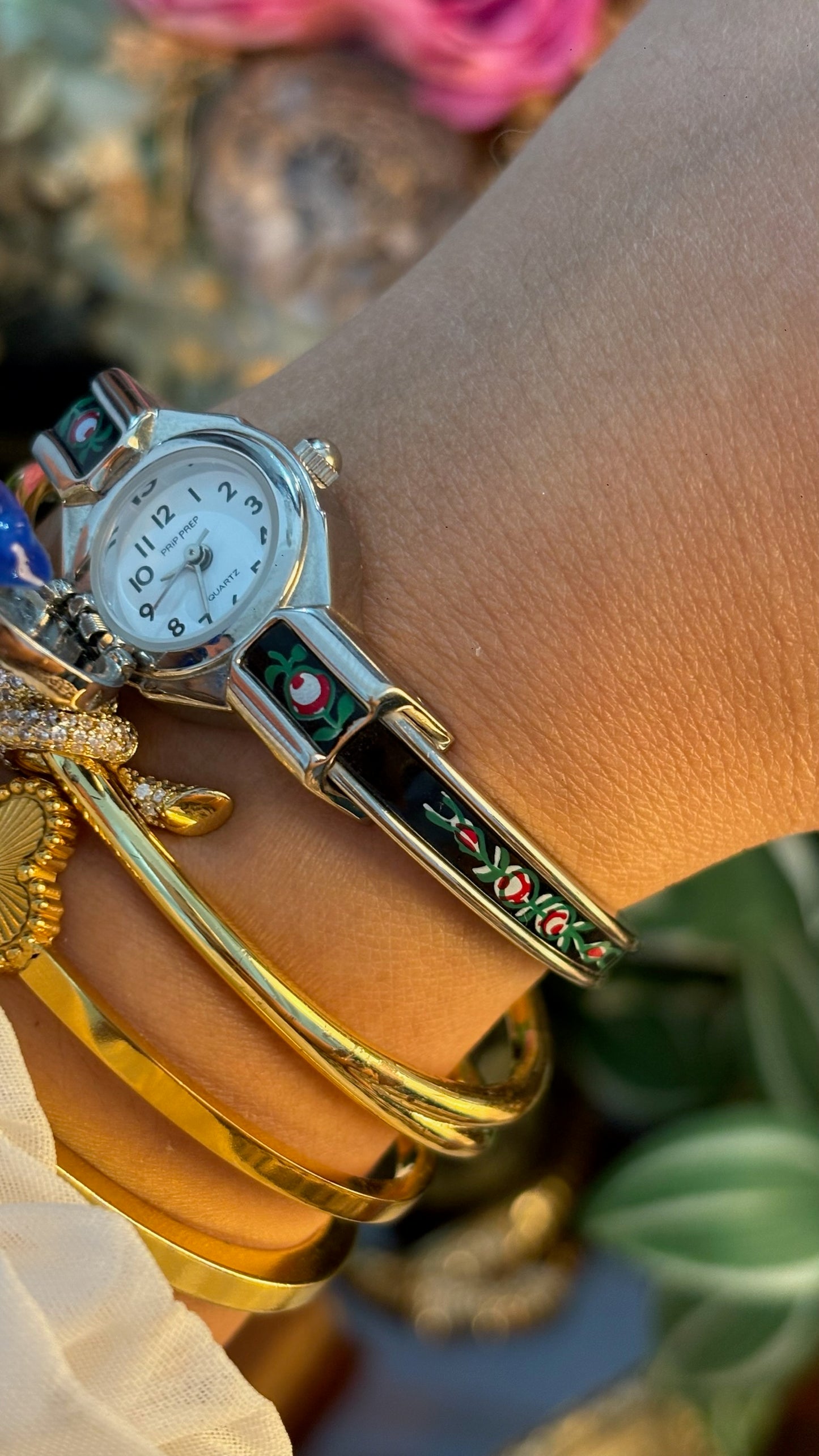 Extremely Rare Dainty Vintage Prip Prep Black Victorian Peekaboo Watch in Silver Tone Quartz