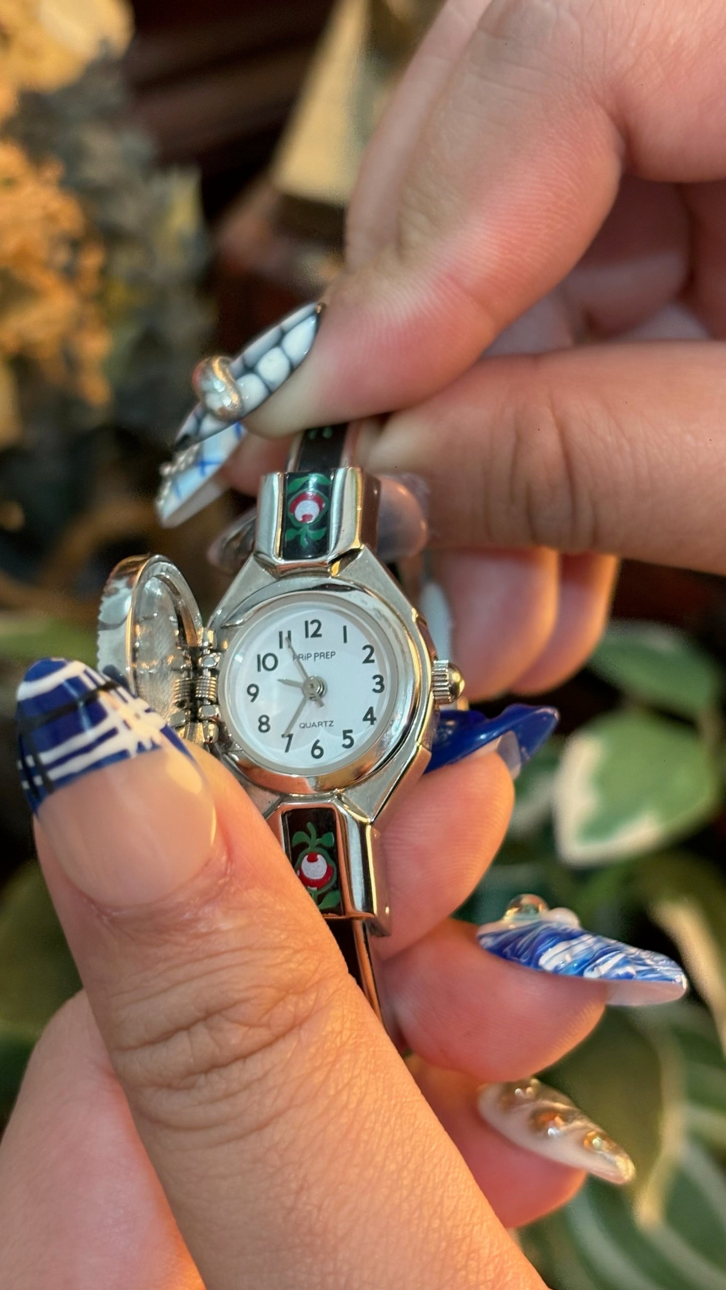 Extremely Rare Dainty Vintage Prip Prep Black Victorian Peekaboo Watch in Silver Tone Quartz