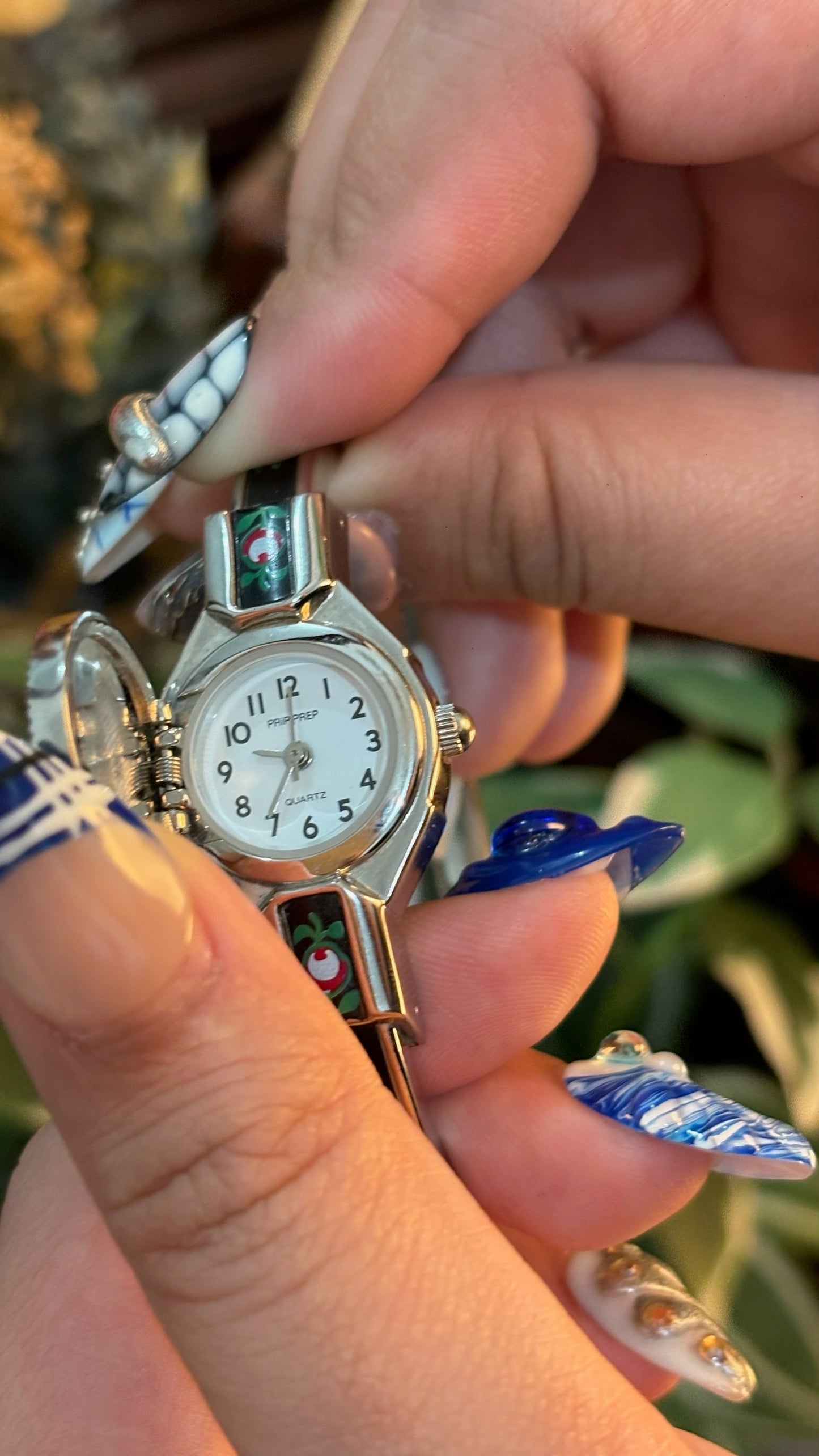 Extremely Rare Dainty Vintage Prip Prep Black Victorian Peekaboo Watch in Silver Tone Quartz